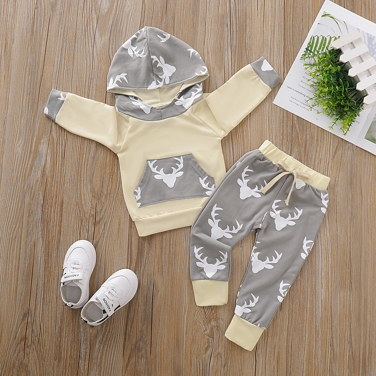 

Baby Boy Stylish Deer Print Hoodie and Pants Set