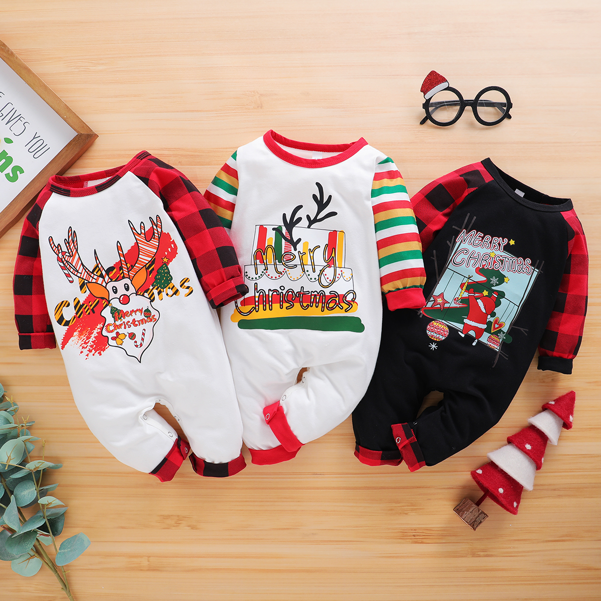 

Baby Christmas Graphic Jumpsuit