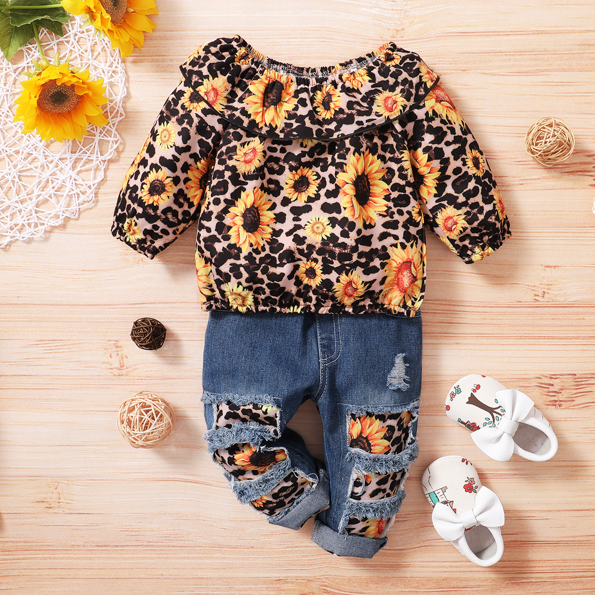 

2pcs Sunflower and Leopard Print Long-sleeve Baby Set