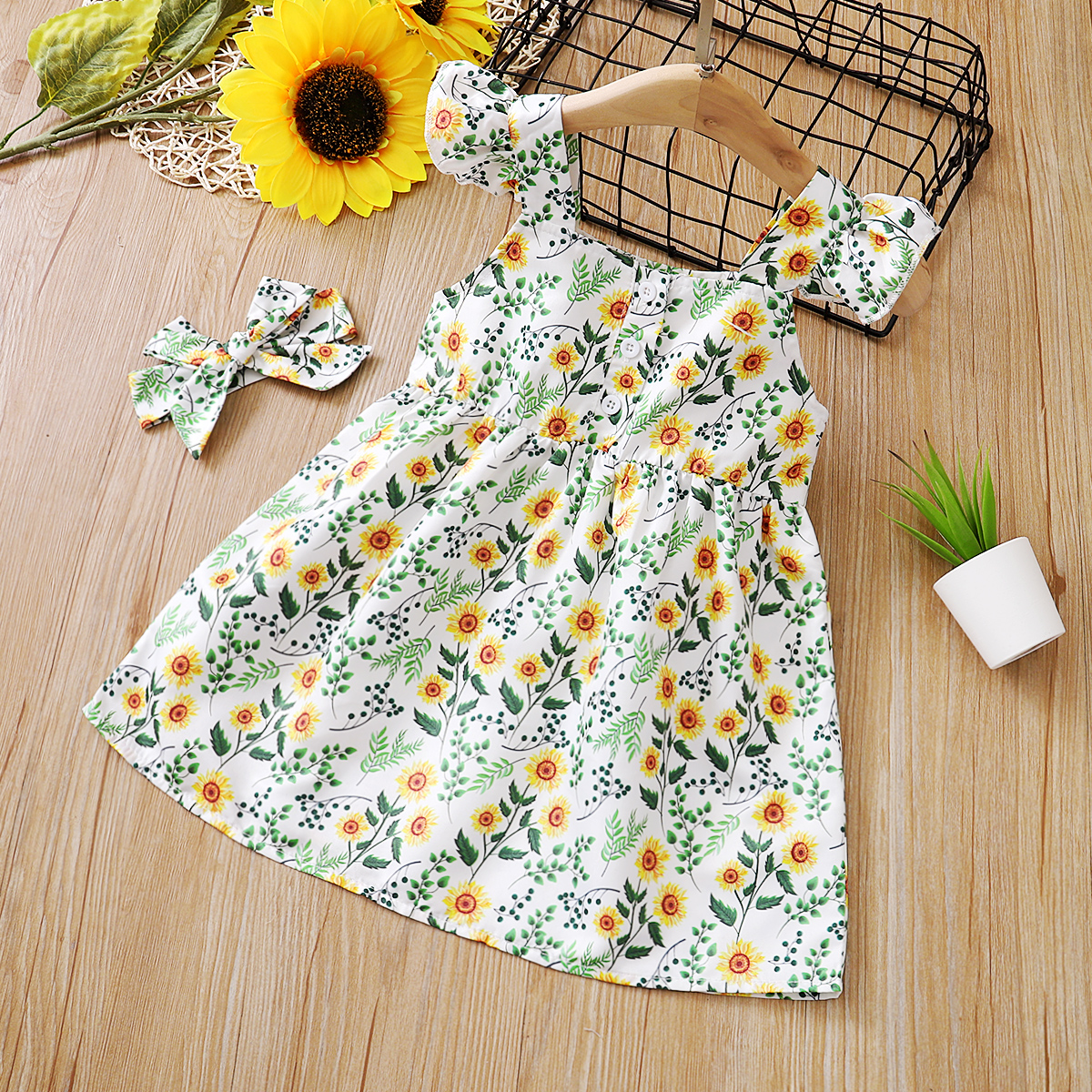 

Baby Girl Sweet Sunflower Print Sleeveless Baby Dress