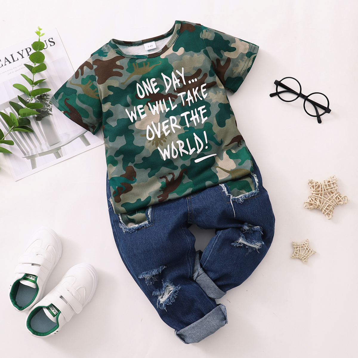 

2-piece Toddler Boy Letter Camouflage Tee and Jeans Set