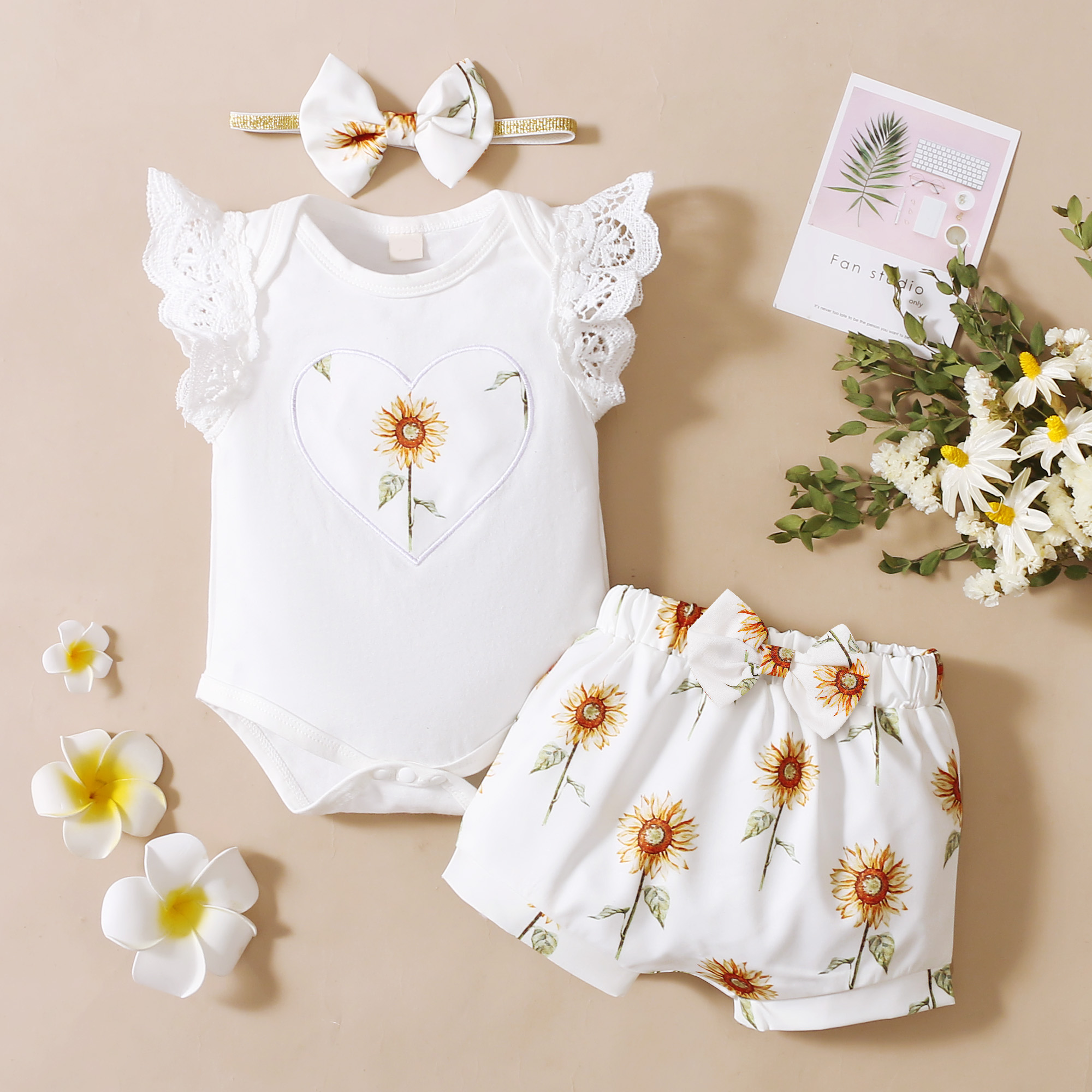 

3pcs Sunflower Print White Sleeveless Baby Romper Shorts Set