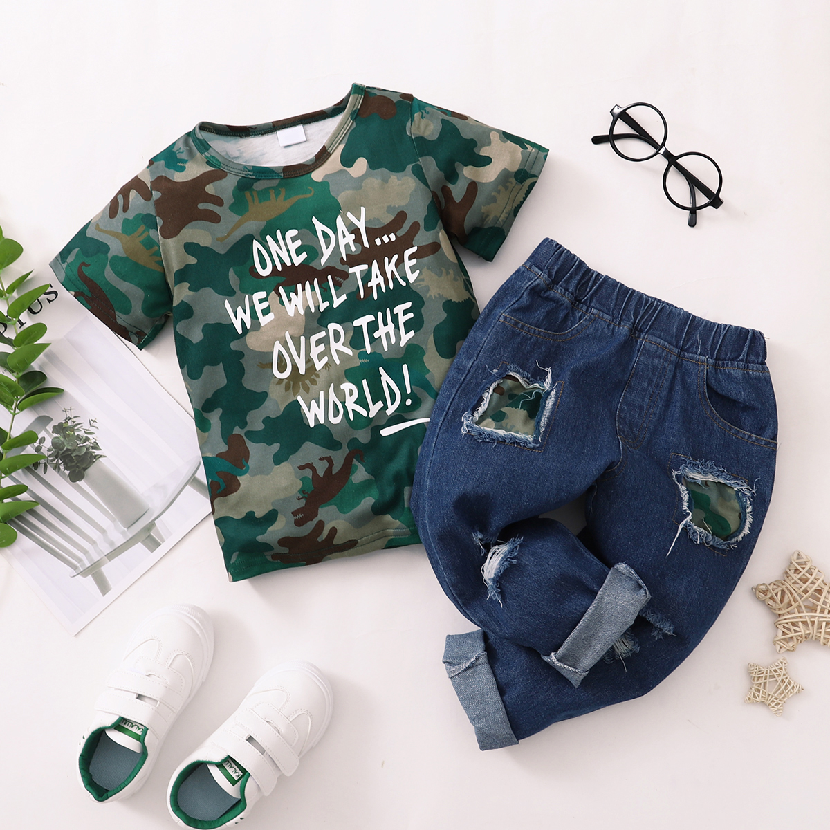 

2pcs Camouflage and letter Print Short-sleeve Baby Set