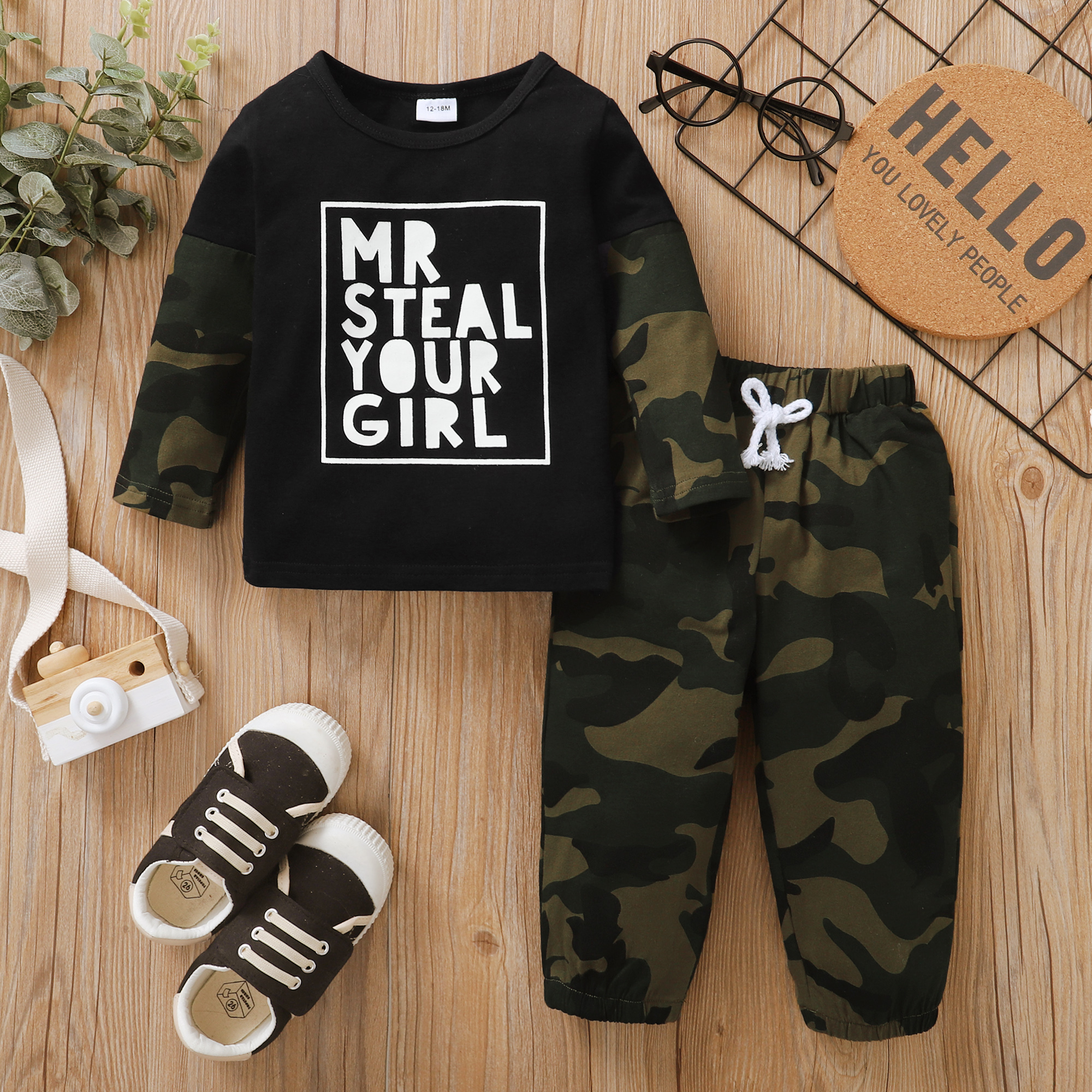 

2pcs Letter and Camouflage Print Long-sleeve Black Baby Set