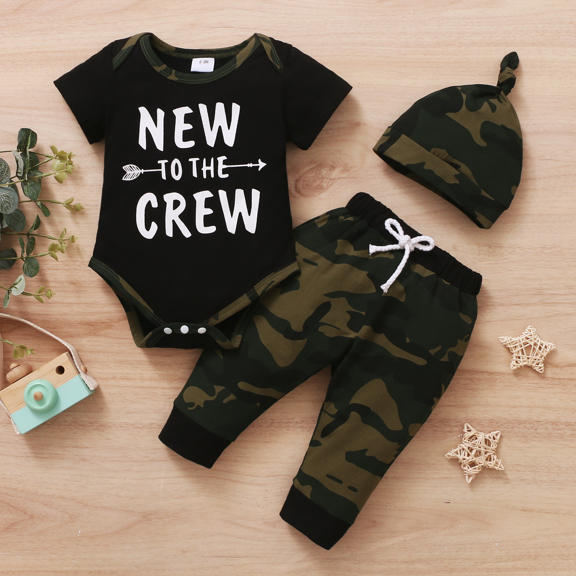 

3pcs Letter and Camouflage Print Short-sleeve Black Baby Set