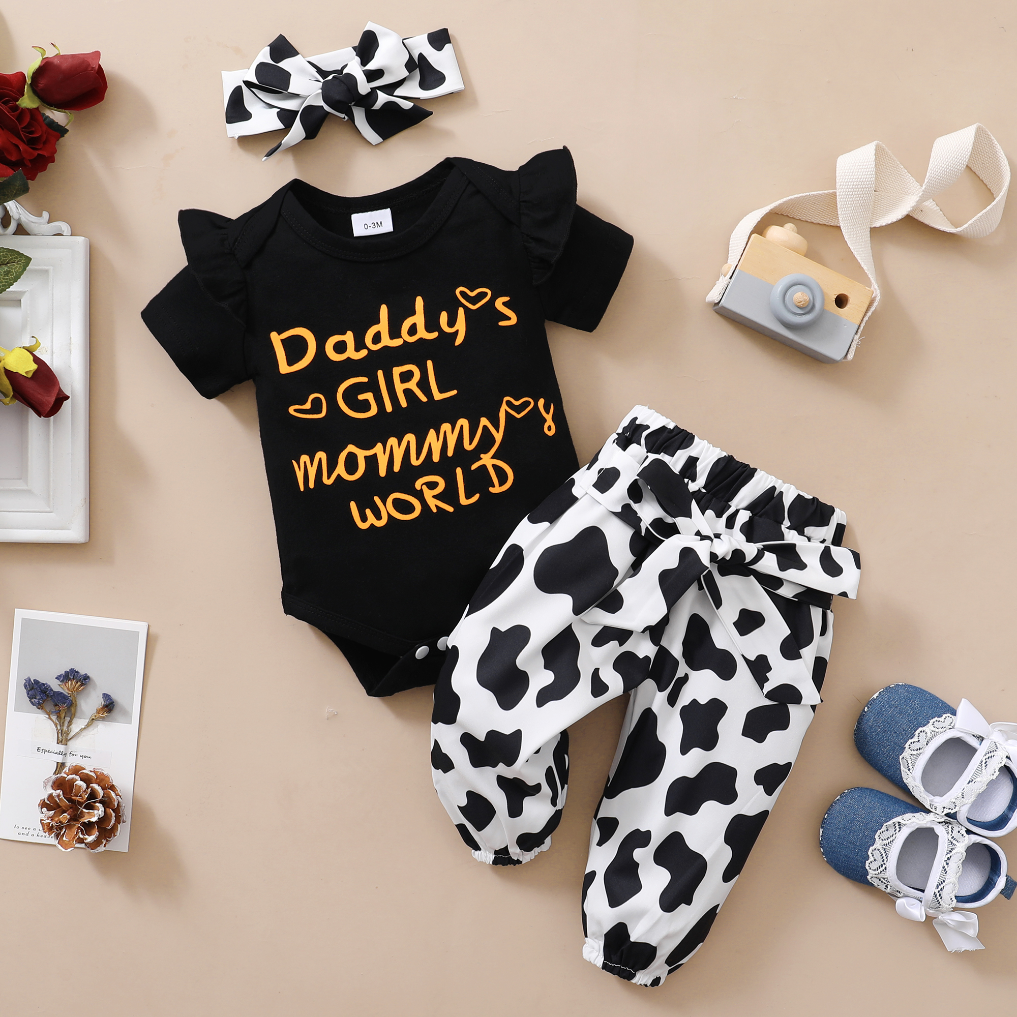 

3pcs Letter and Cow Print Short-sleeve Black Baby Set