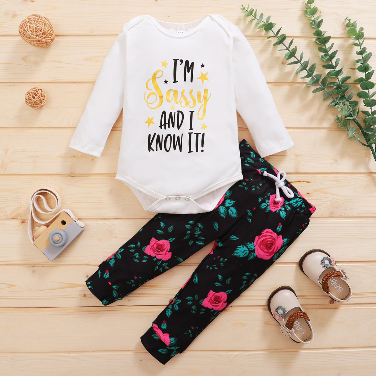 

2pcs Letter and Floral Print Long-sleeve Baby Set