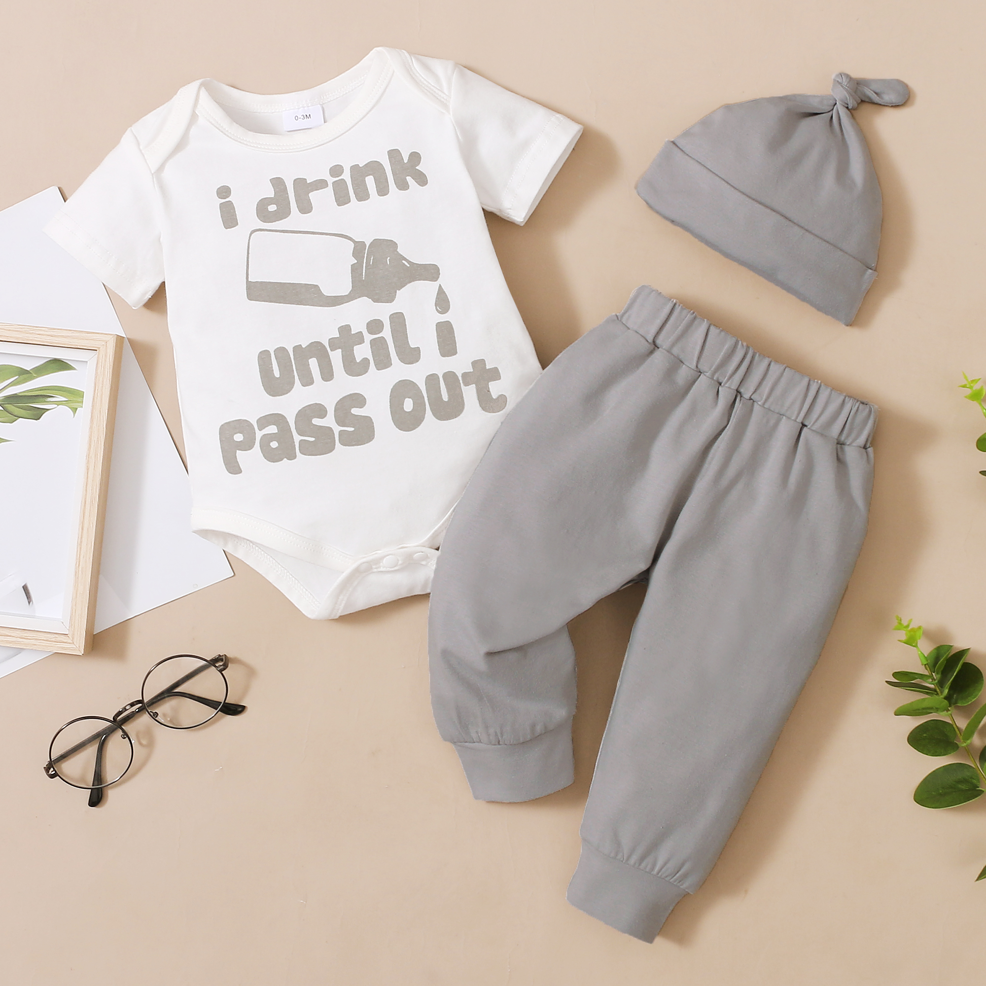 

3pcs Letter and Milk Bottle Print Short-sleeve White Grey Baby Set