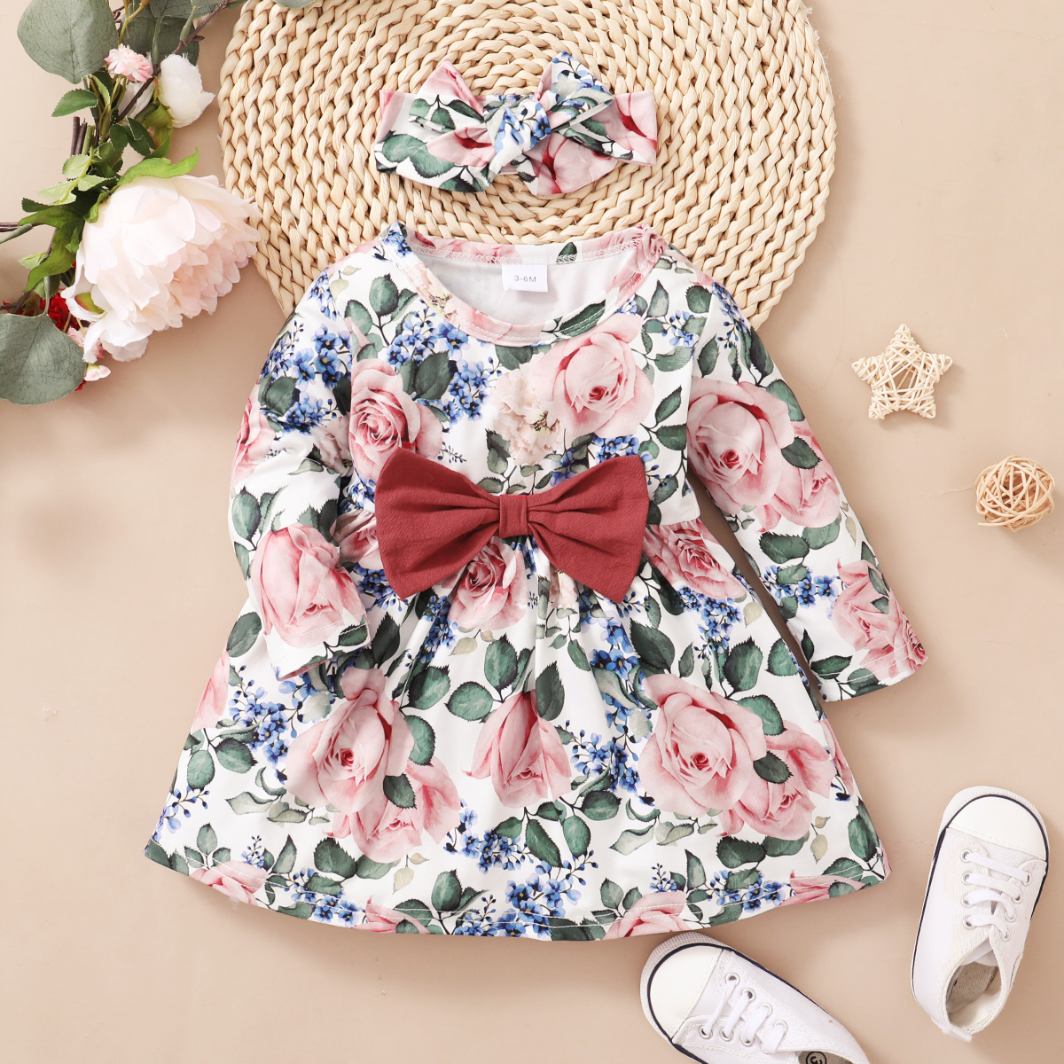 

2pcs Baby All Over Floral Print Long-sleeve Bowknot Dress Set