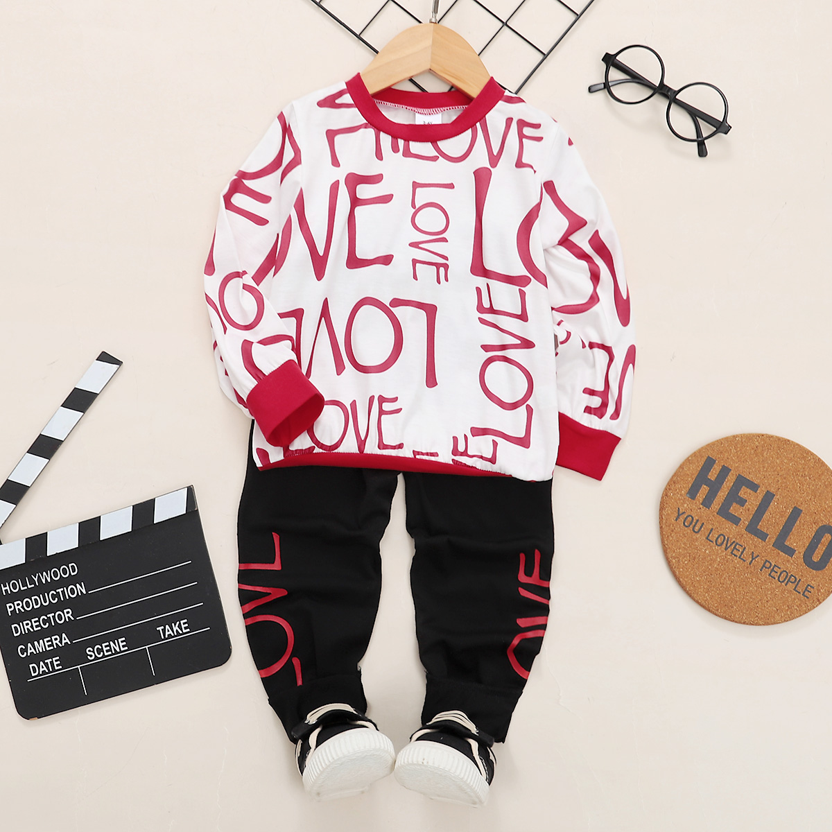 

Valentine's Day 2-piece Toddler Boy Love Letter Print Hoodie Sweatshirt and Pants Set