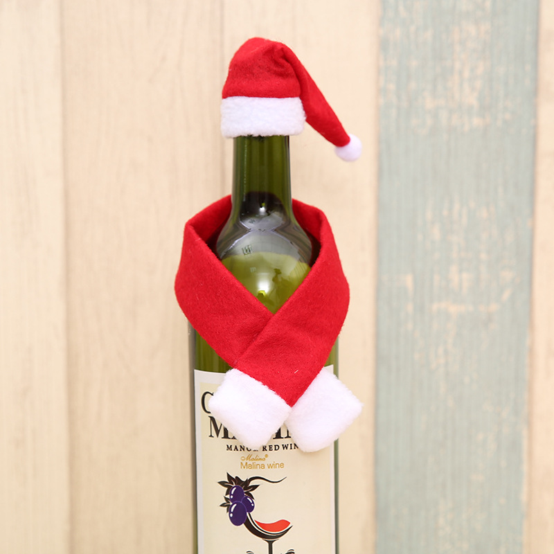 

2-piece Christmas Creative Scarf and Hat Bottle Decor