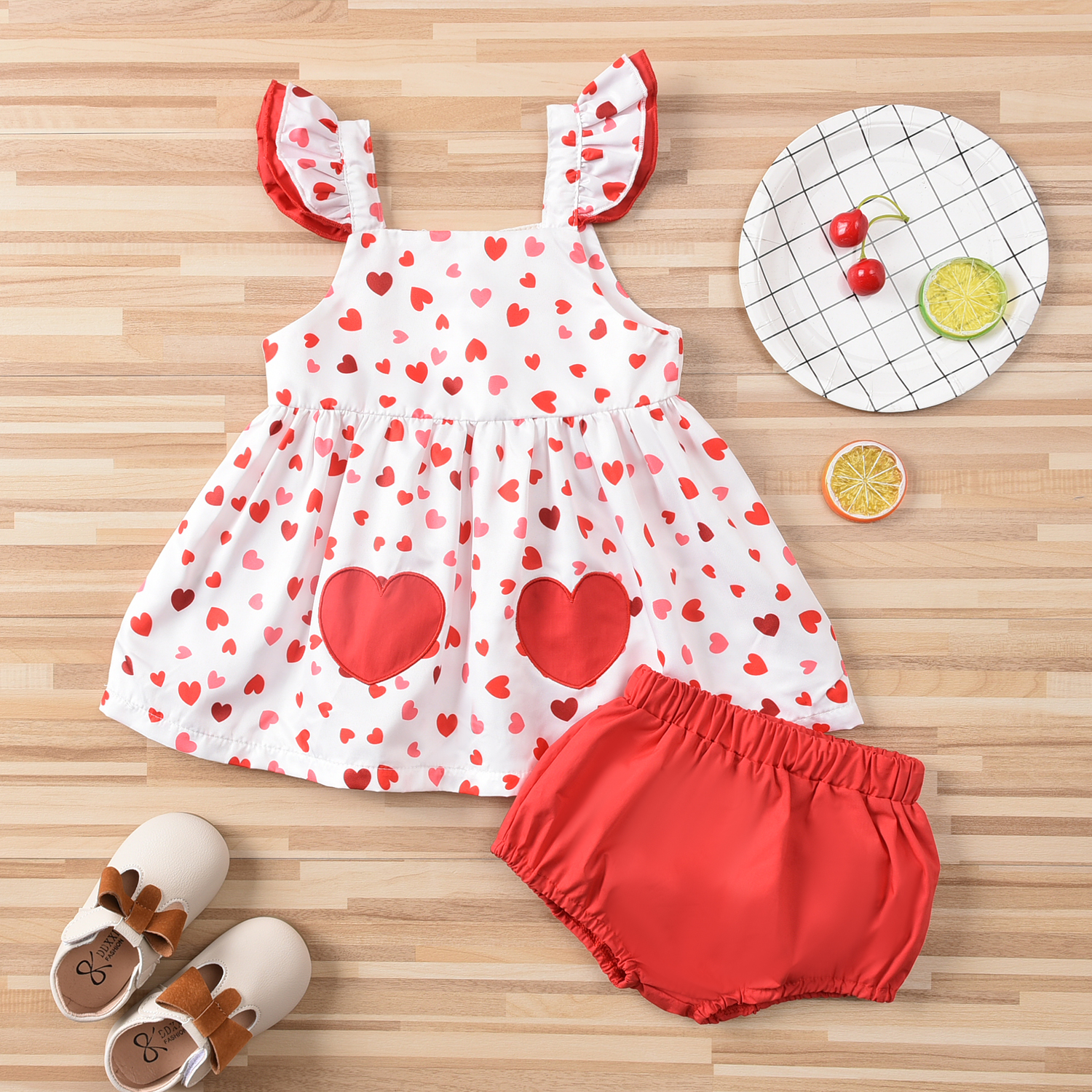 

2pcs Baby Girl elegant Heart Flutter-sleeve Cotton Baby's Sets