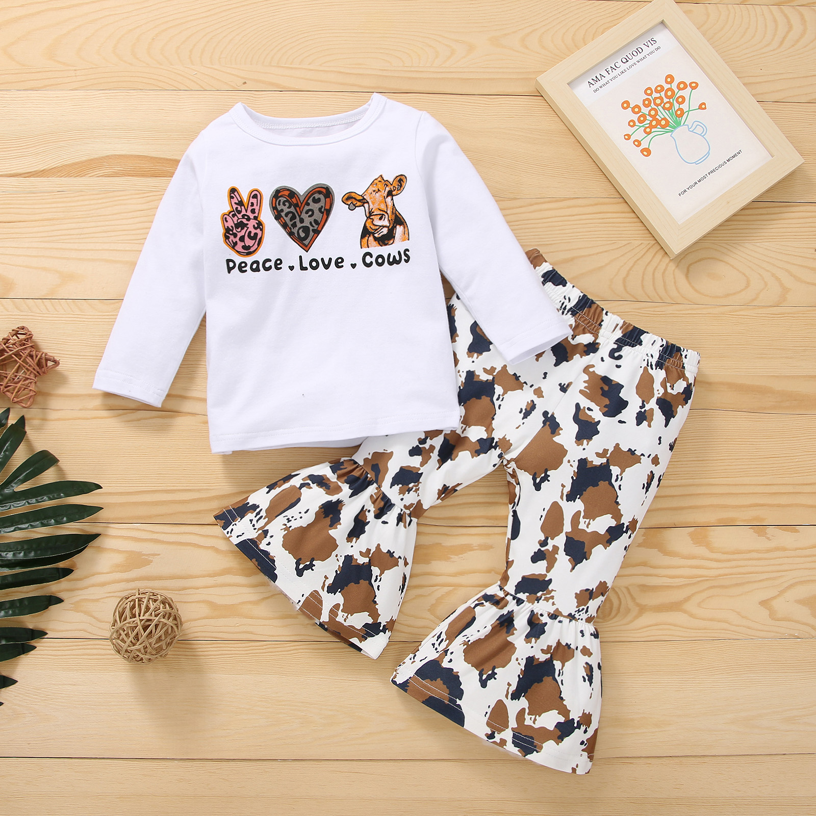 

2pcs Baby Girl Animal and Letter Print White Long-sleeve T-shirt with Camouflage Bell Bottom Pants Set