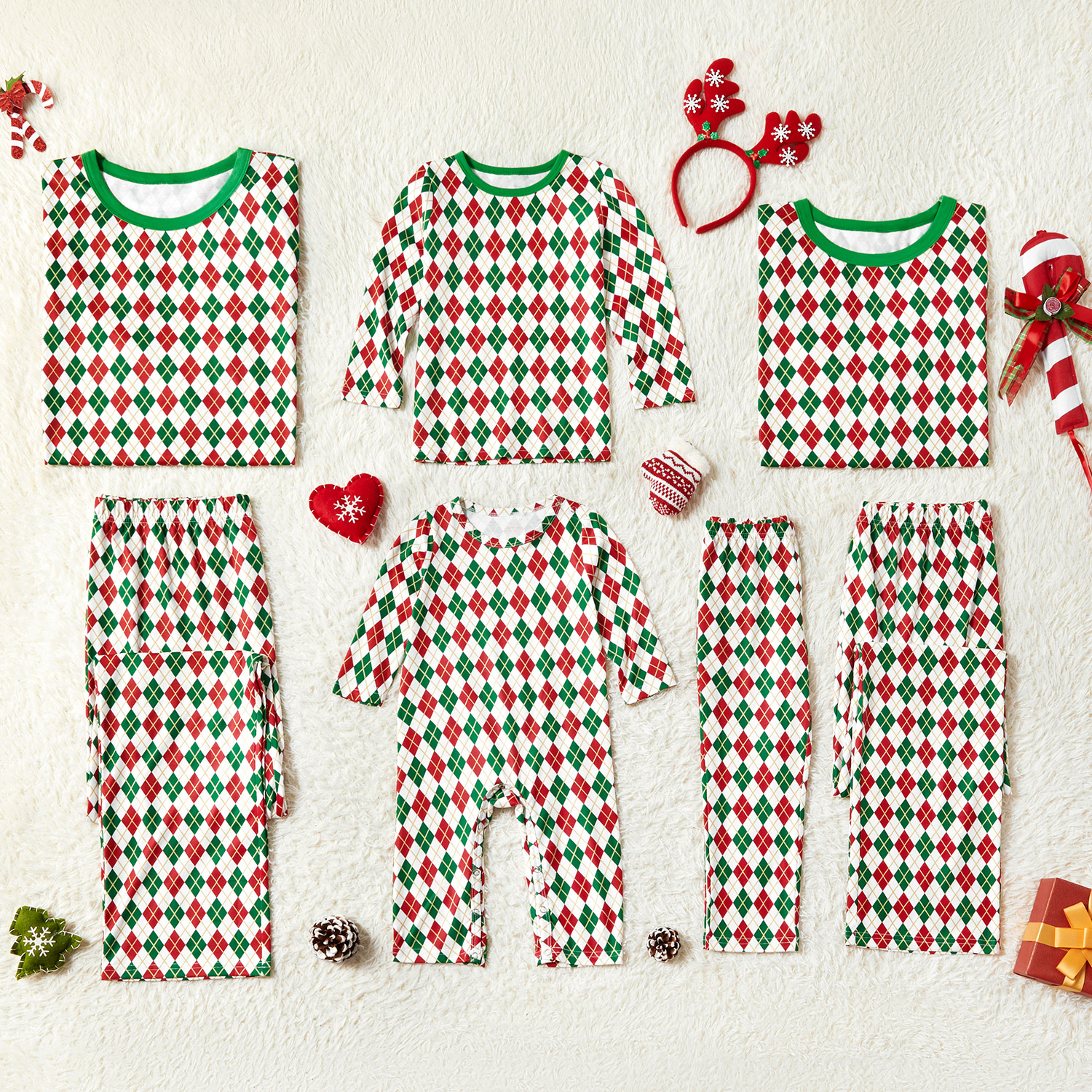 

Christmas Red and Green Diamond Patterned Family matching Pajamas Set