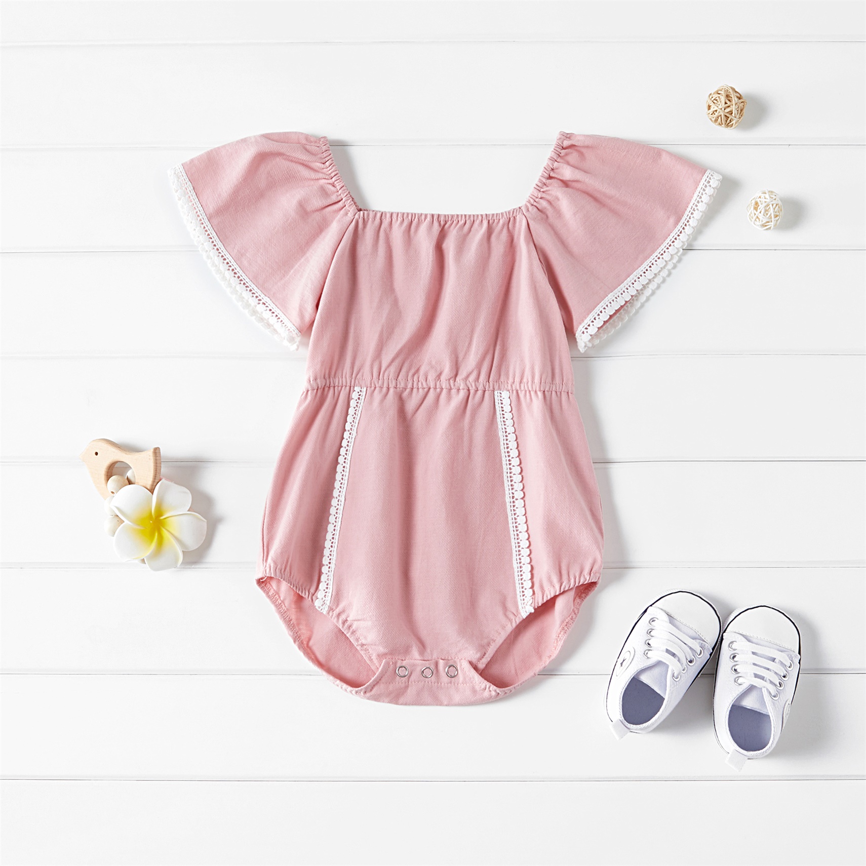 

Baby Girl Solid Lace Design Short-sleeve Romper