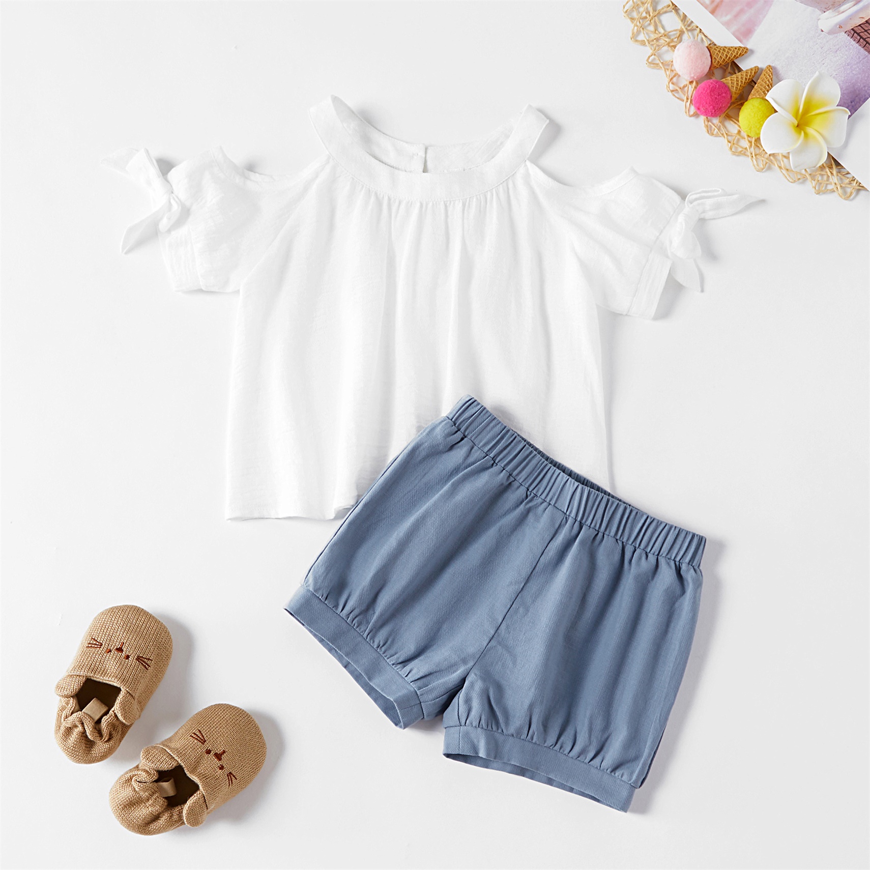 

Baby Girl Bowknot Sleeve Decor Solid Top and Shorts Set