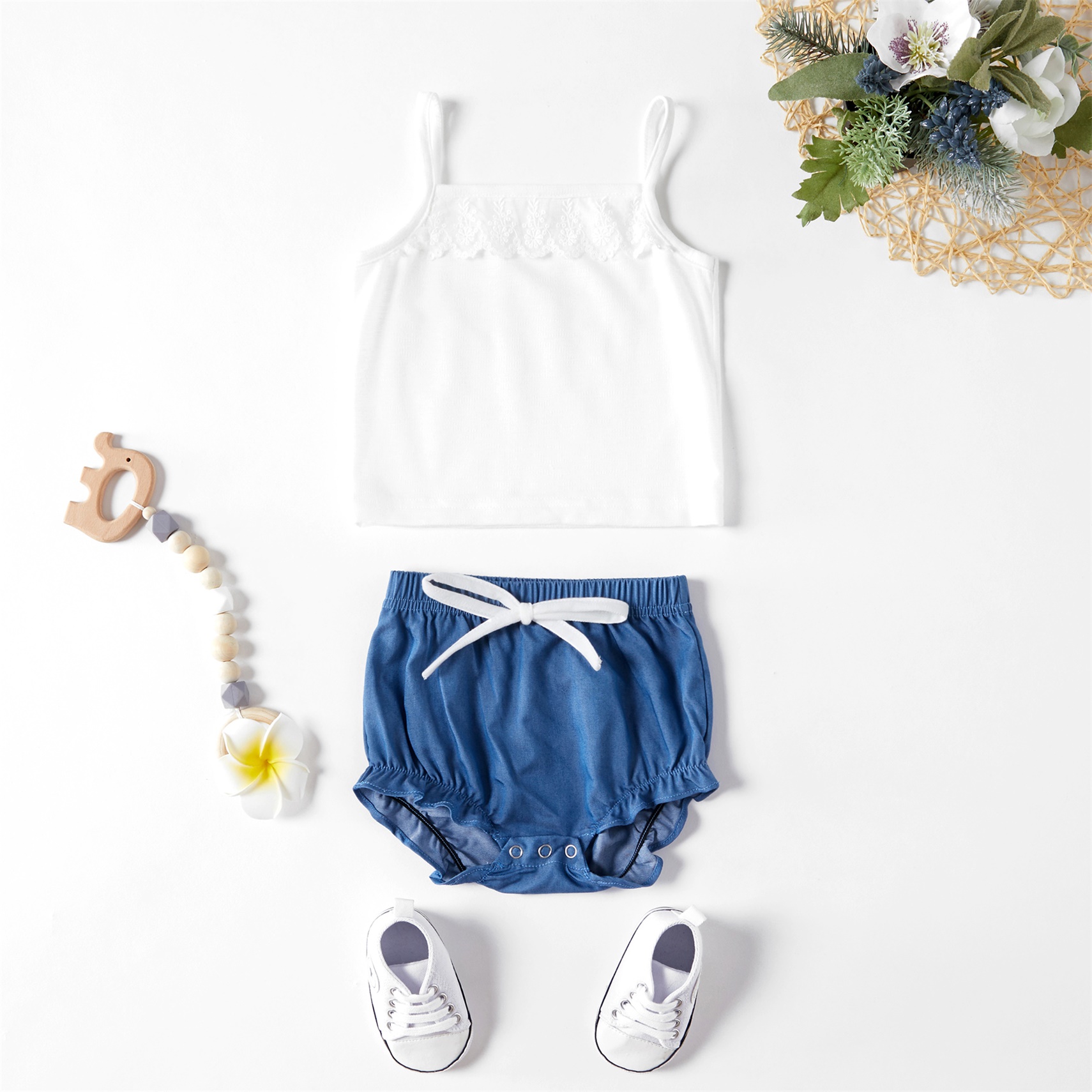 

Baby Girl Soft Strappy Top and Bowknot Shorts Set