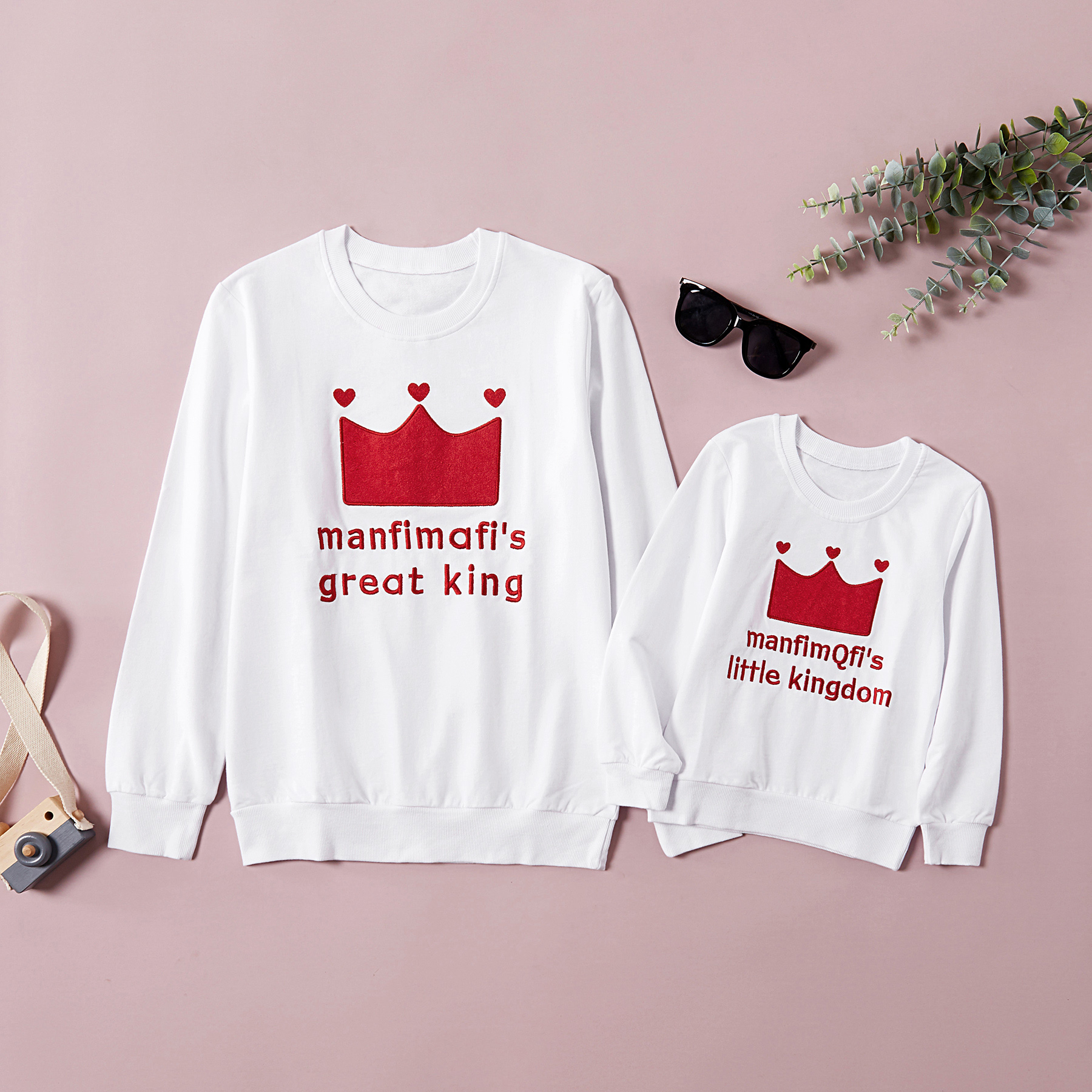 

Crown Graphic Print Sweatshirts for Daddy and Me