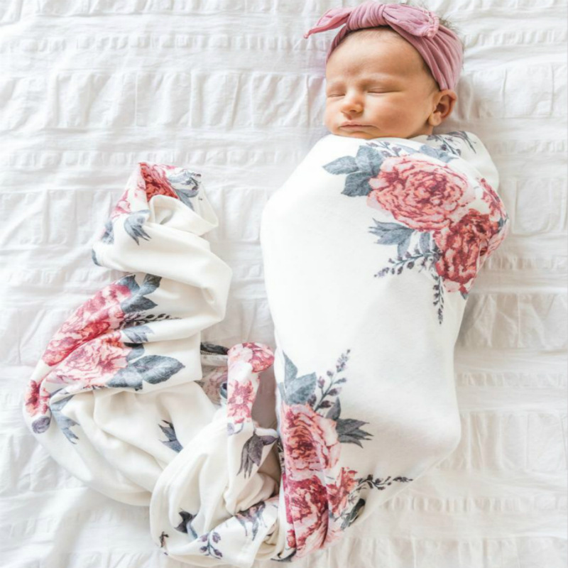 

Floral Print Baby Swaddle and Hat Set