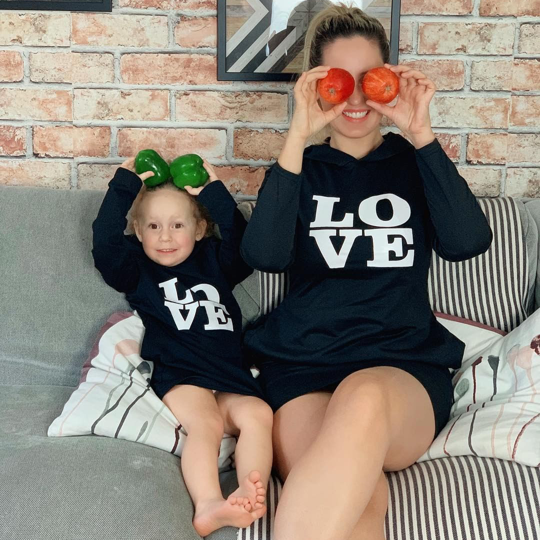 

Love Print Black Long Sleeve Hooded Sweatshirts Dresses for Mom and Me