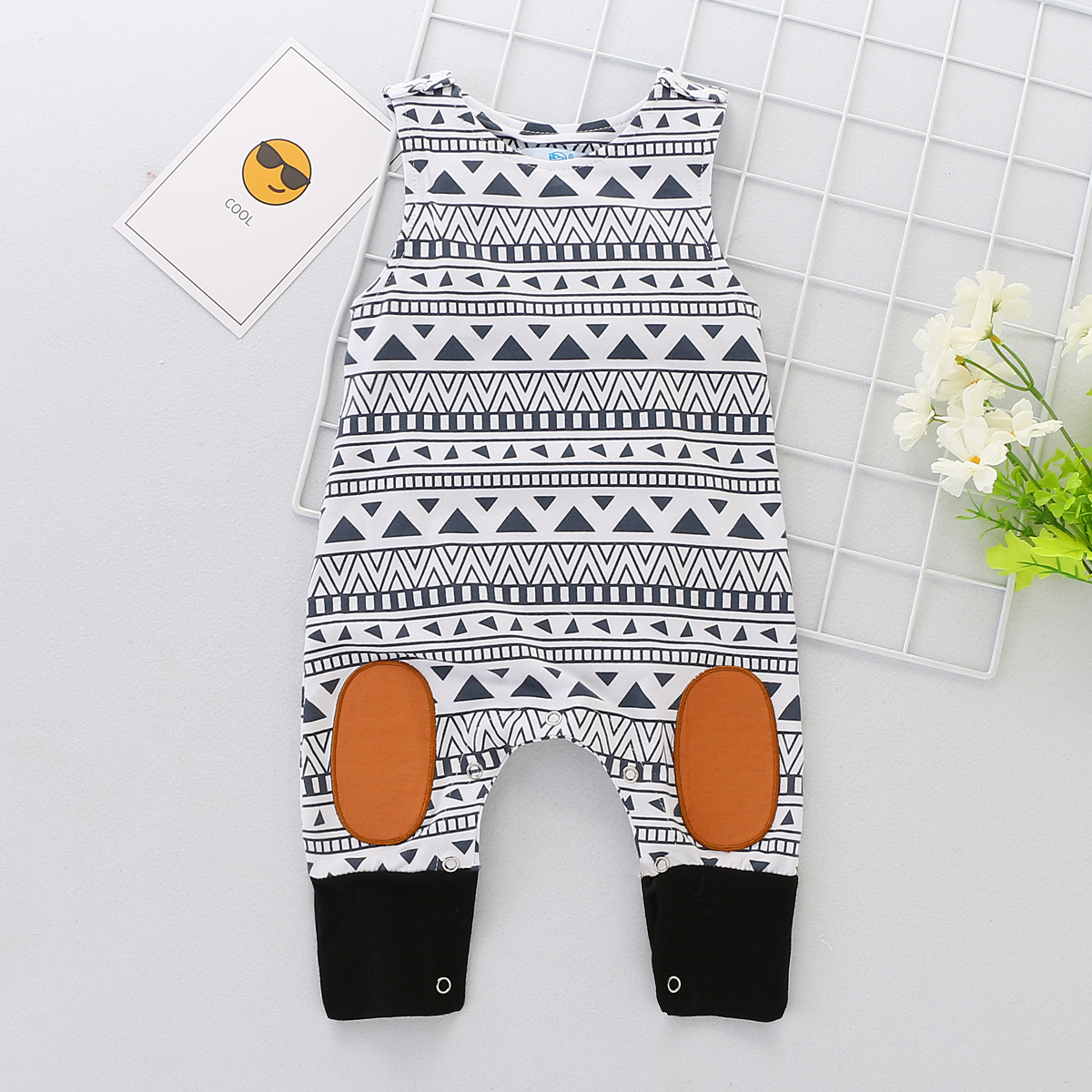

Baby Irregular Triangle Print Jumpsuit