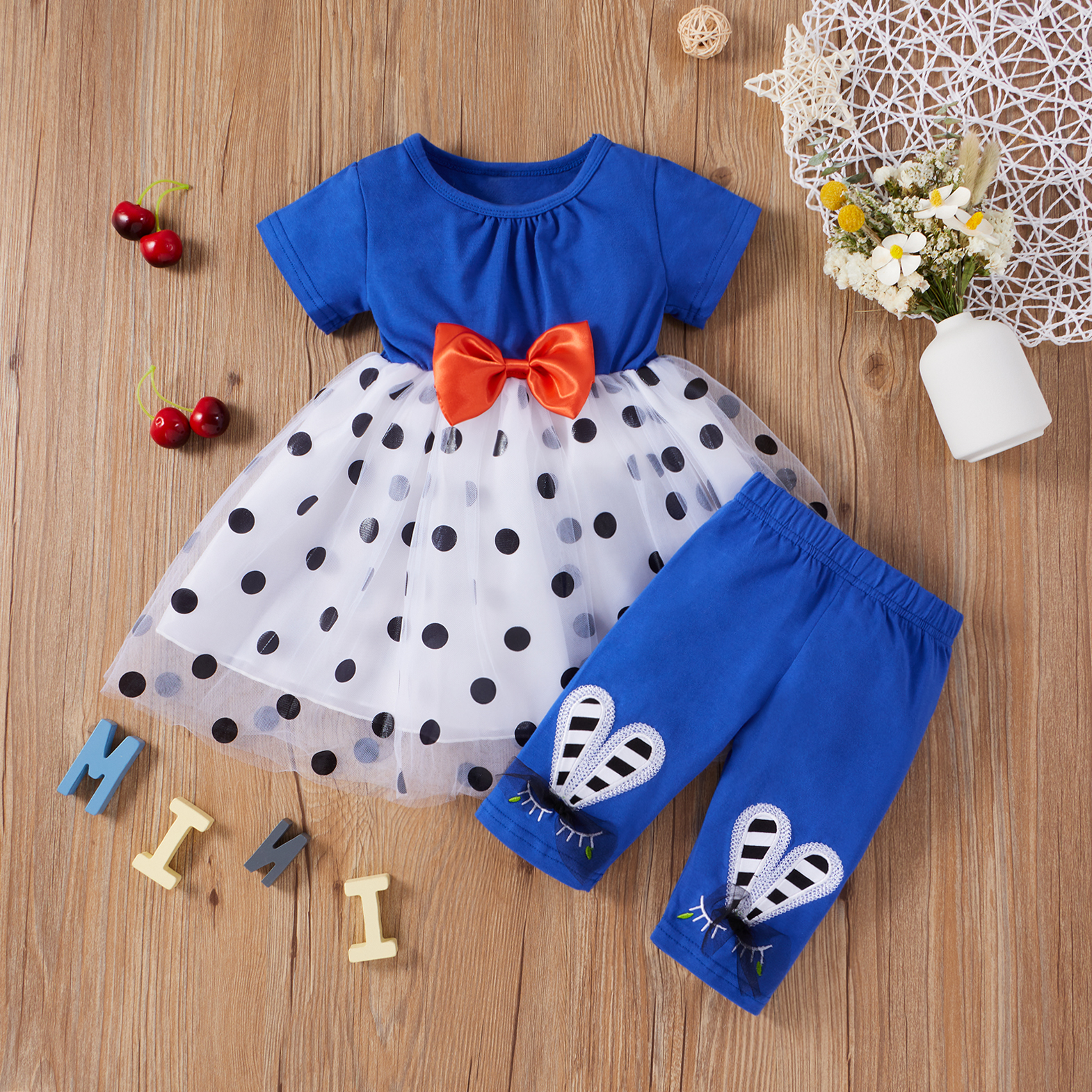 

2pcs Baby Girl Short-sleeve Cotton Sweet Polka dot Baby's Sets