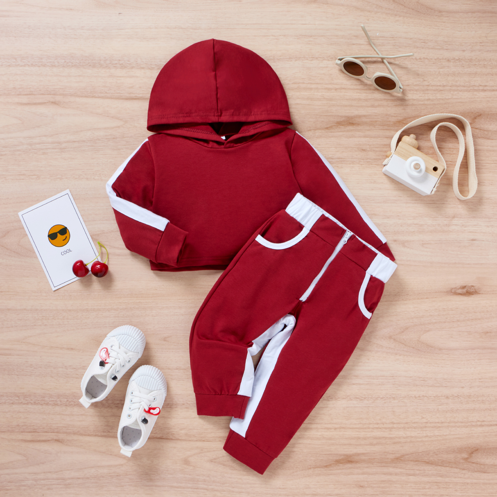 

2pcs Solid Splice Hooded Long-sleeve Red Baby Set