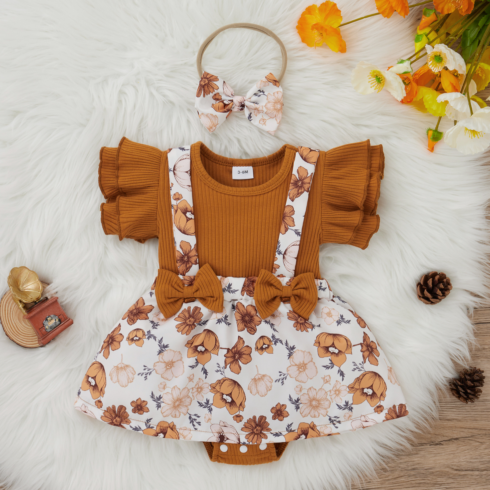 

2pcs Baby Girl Coffee Ribbed Ruffled Short-sleeve Faux-two Floral Print Romper Dress Set