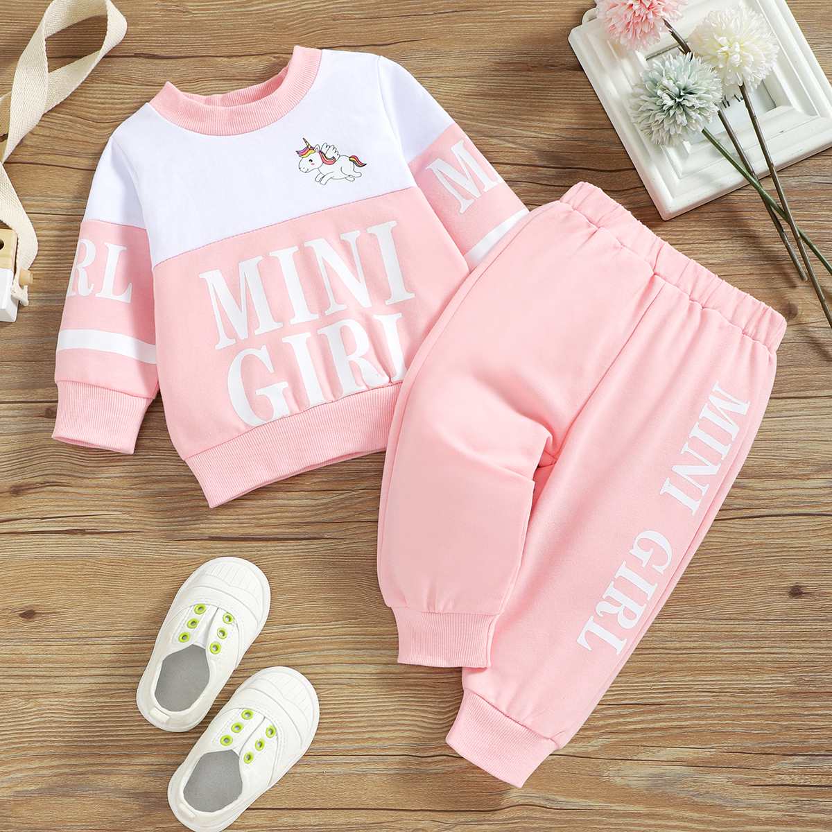 

2pcs Baby Girl Unicorn and Letter Print Pink Long-sleeve Sweatshirt with Trousers Set