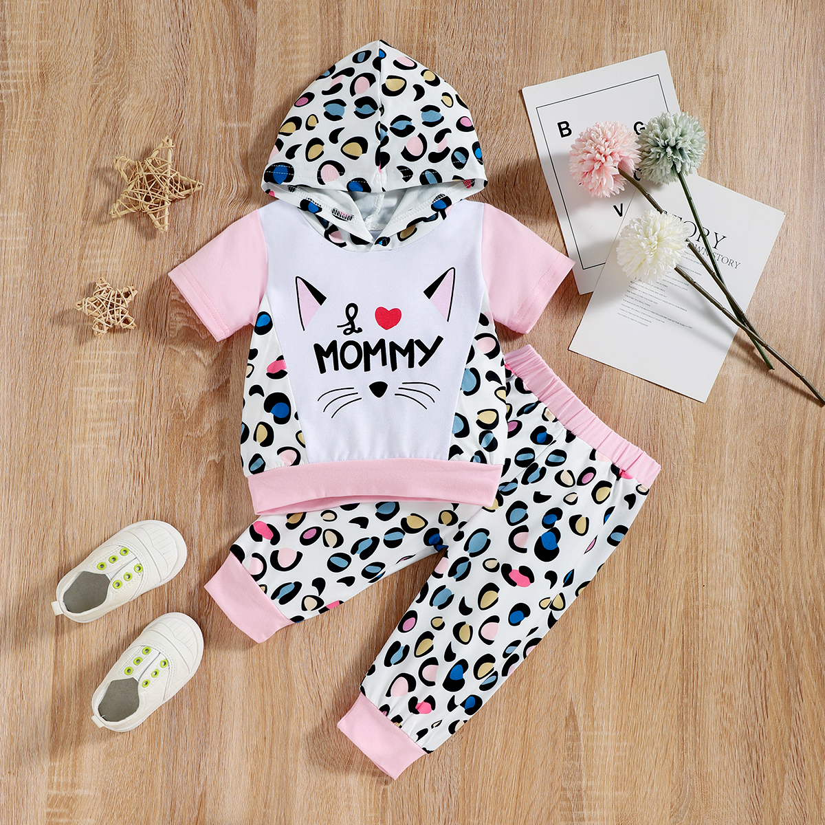 

2pcs Baby Girl 95% Cotton Short-sleeve All Over Cartoon Animal Print Hooded Top and Pants Set