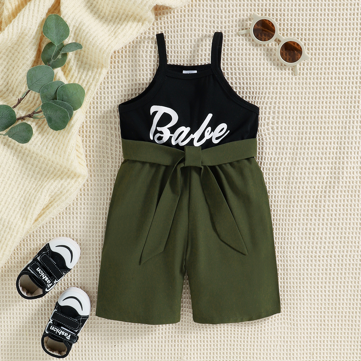 

Toddler Girl Letter Print Splice Belted Slip Rompers