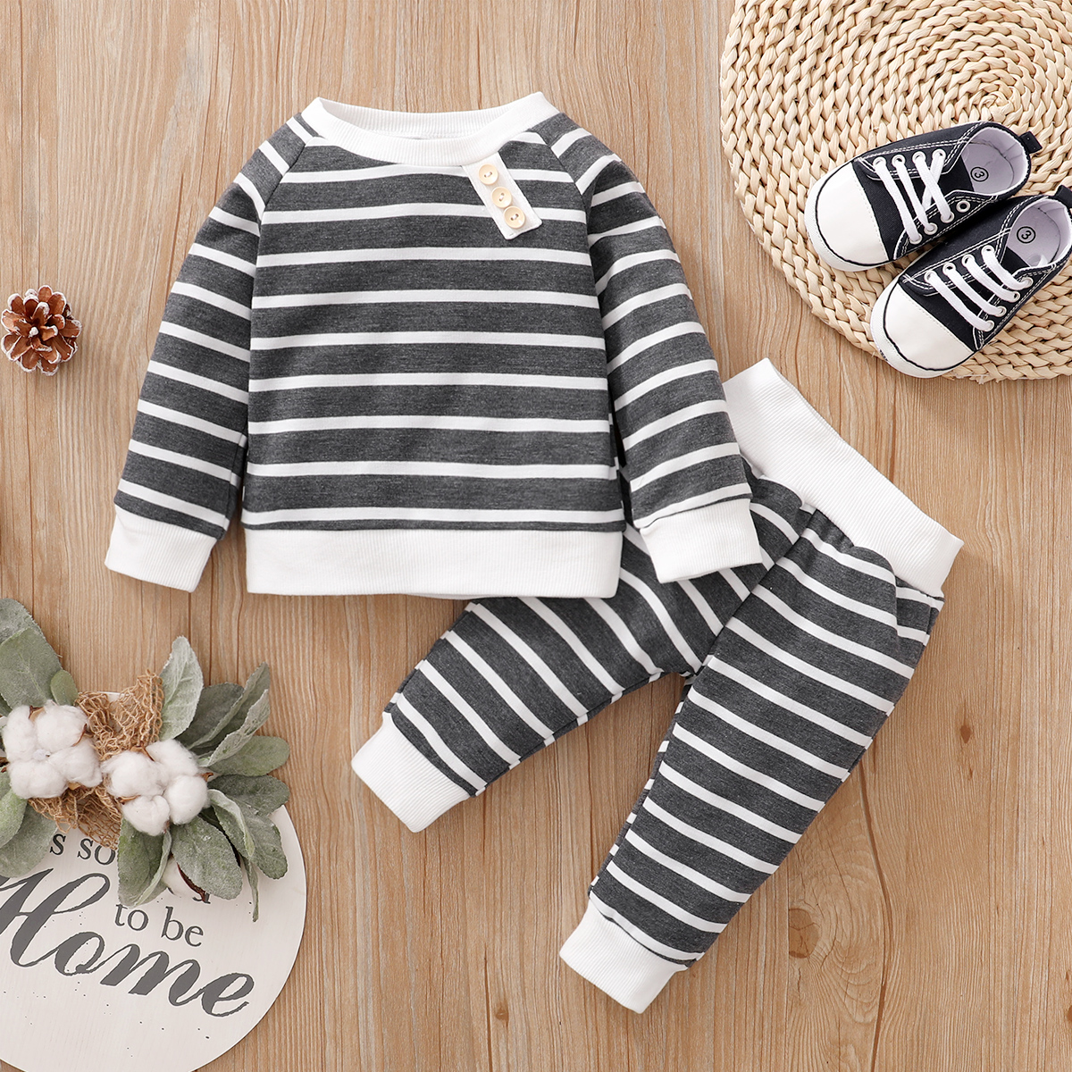 

2pcs Stripe Print Long-sleeve Grey Baby Set