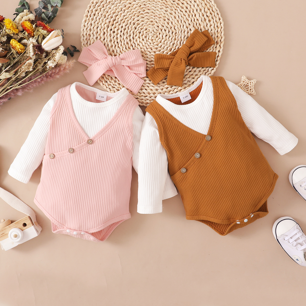 

2pcs Baby Cotton Long-sleeve Splicing Faux-two Ribbed Romper Set