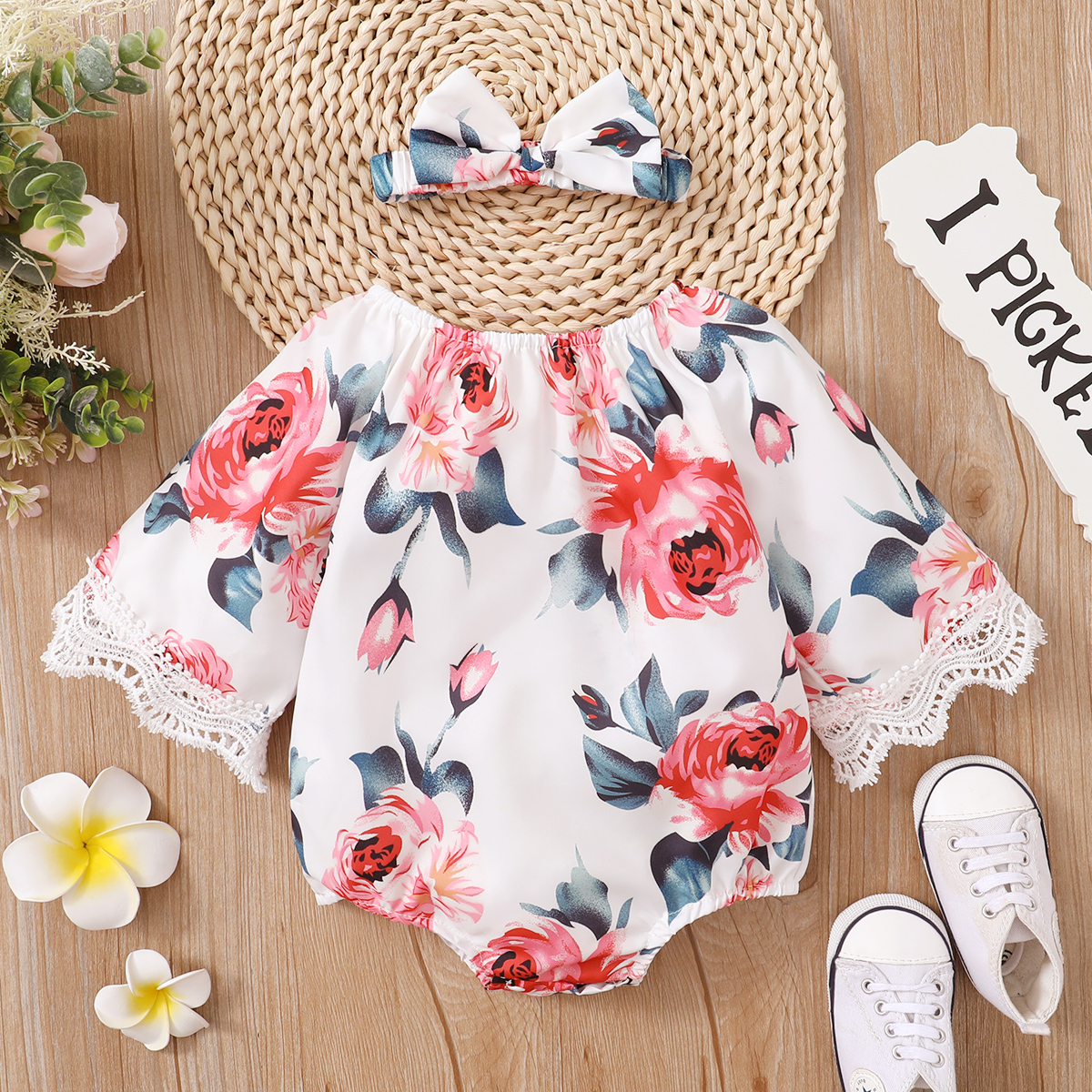

2pcs Baby All Over Floral Print White Off Shoulder Bell Sleeve Romper Set