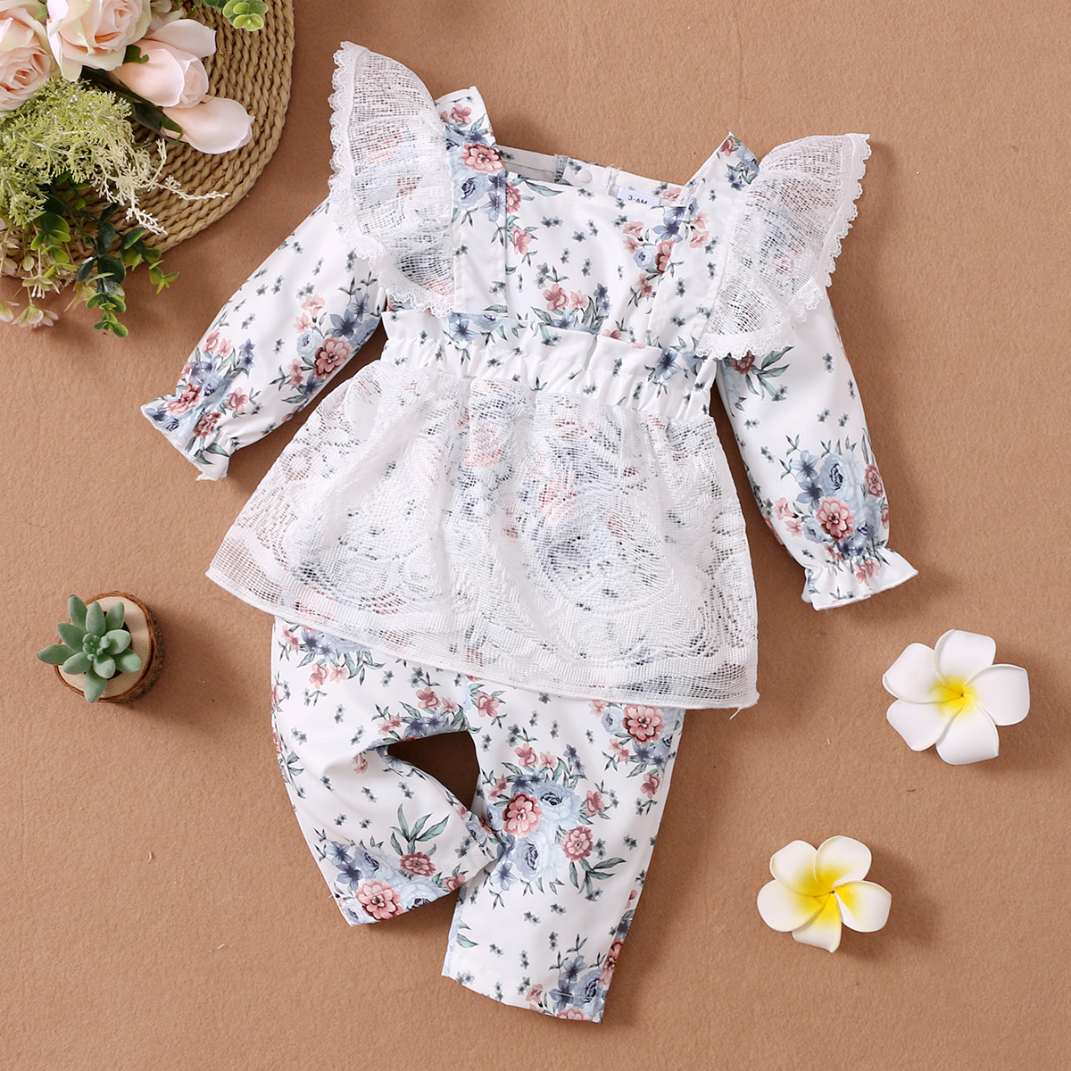 

Baby Girl Ruffled Lace Design Floral Print Long-sleeve Jumpsuit