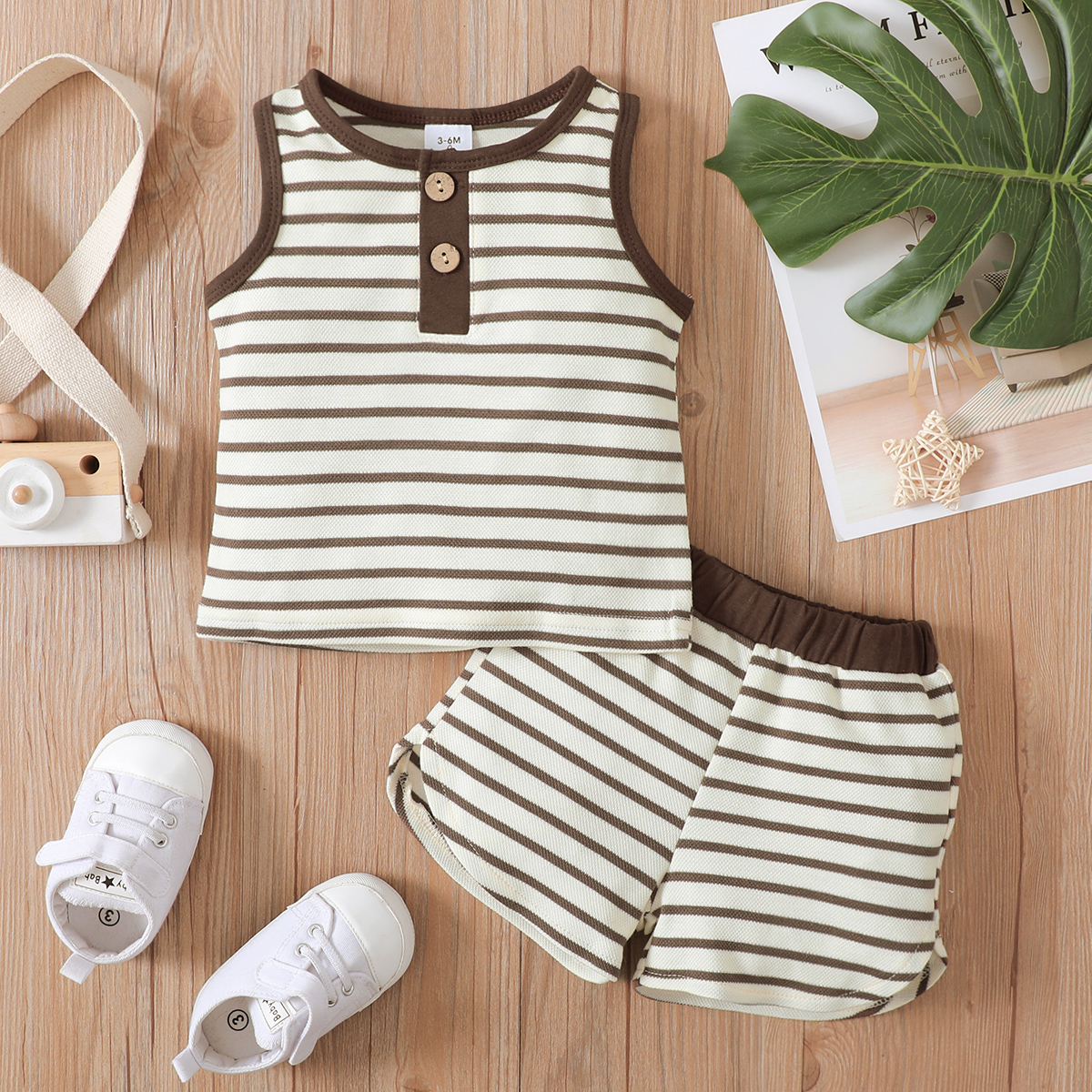 

2pcs Baby Boy/Girl Striped Sleeveless Tank Top and Shorts Set