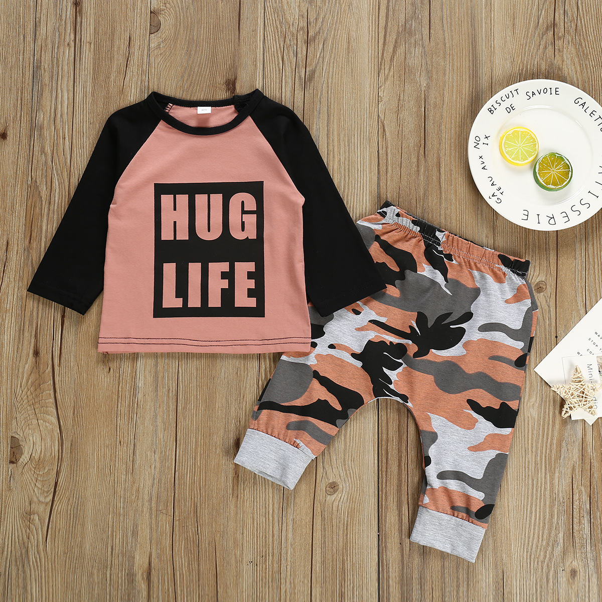 

Baby Boy HUG LIFE Print Colorblock Tee and Camouflage Pants Set