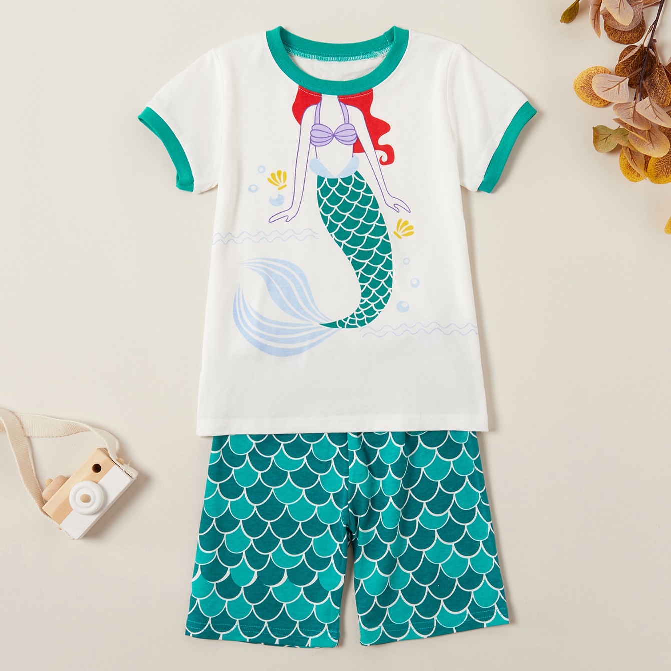 

Fashionable Cartoon Mermaid Print Tee and Allover Shorts Set