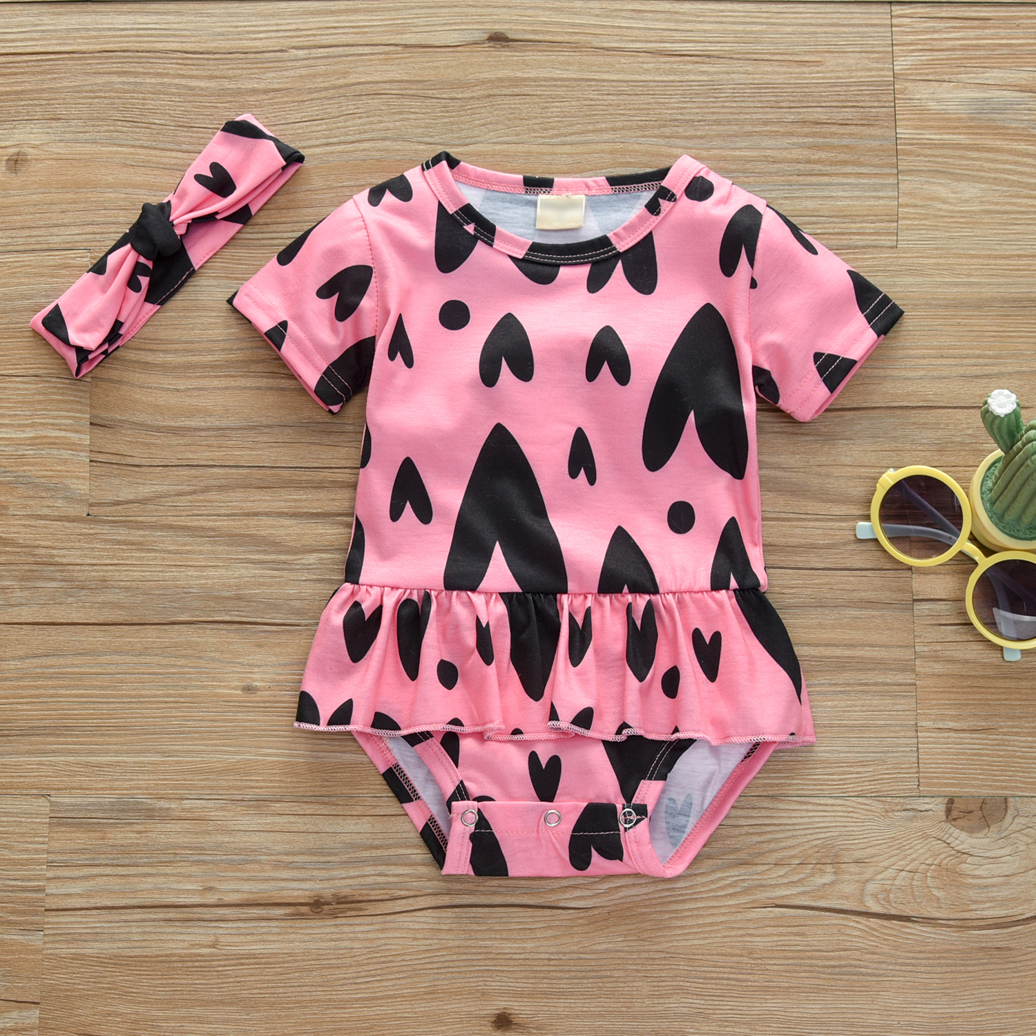 

Baby Heart Print Bodysuit and Headband