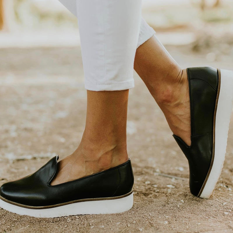 

Vintage Thick Heel Flat Shoes
