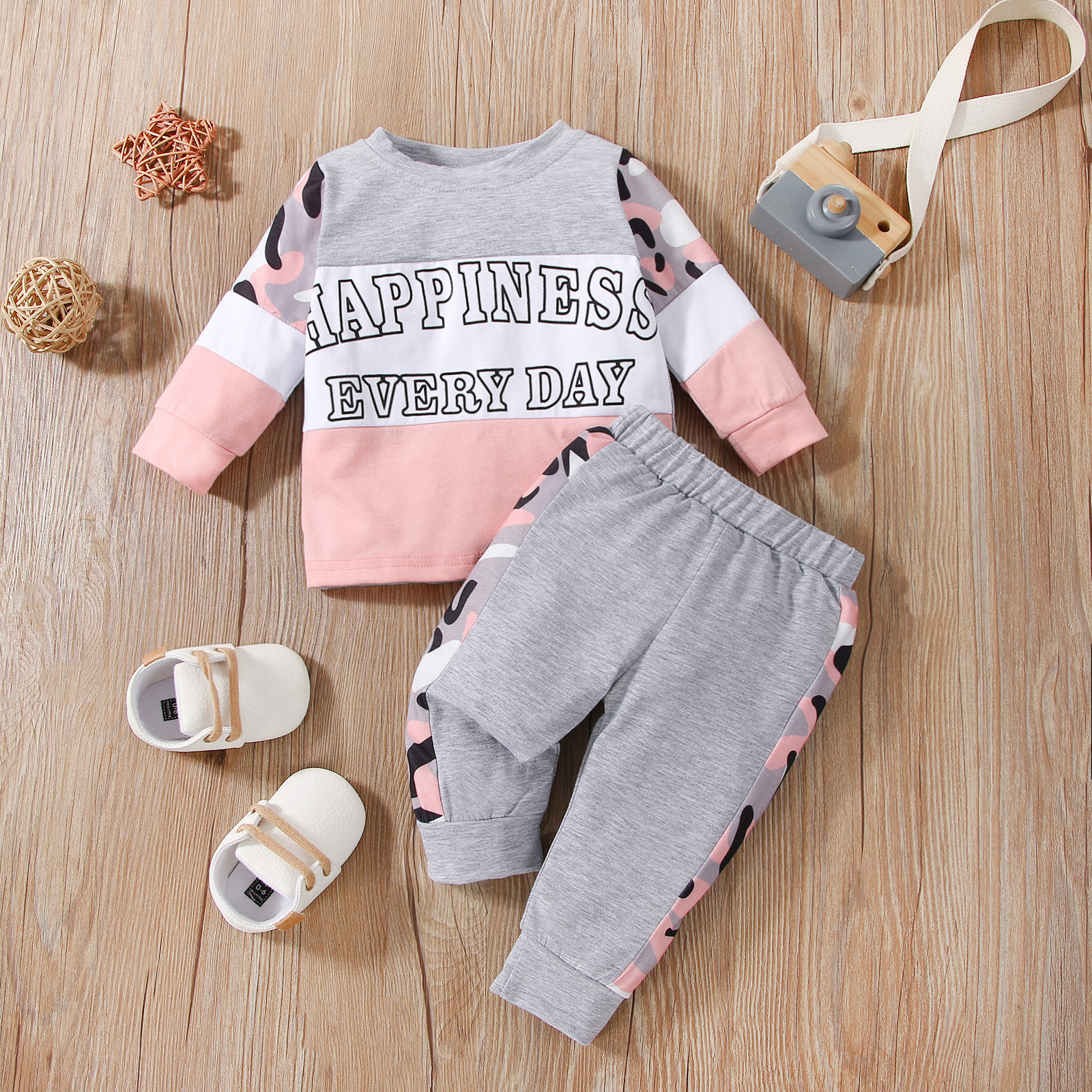 

2pcs Baby Girl Letter Print Pink Leopard Splicing Long-sleeve Sweatshirt and Trousers Set