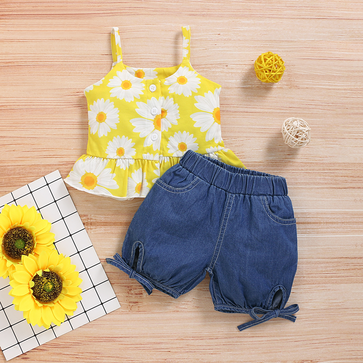 

Baby Girl Allover Print Tank Top and Denim Shorts Set