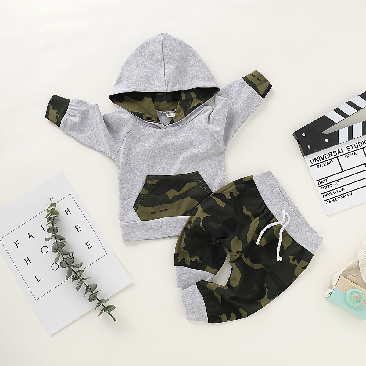 

2pcs Camouflage Print Hooded Long-sleeve Grey Baby Set