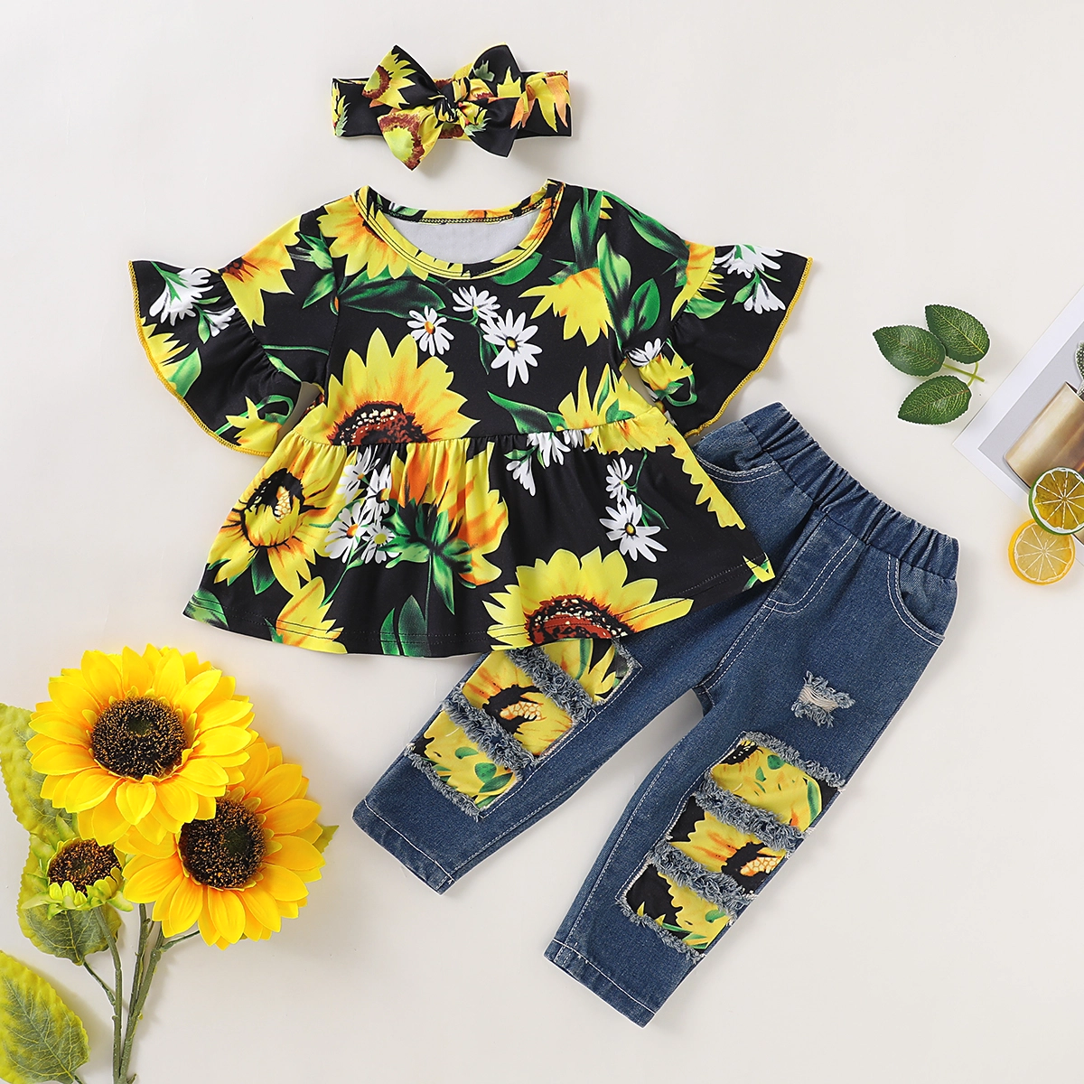 

3pcs Sunflower Print Short-sleeve Cotton Top and Jeans Set For Girls