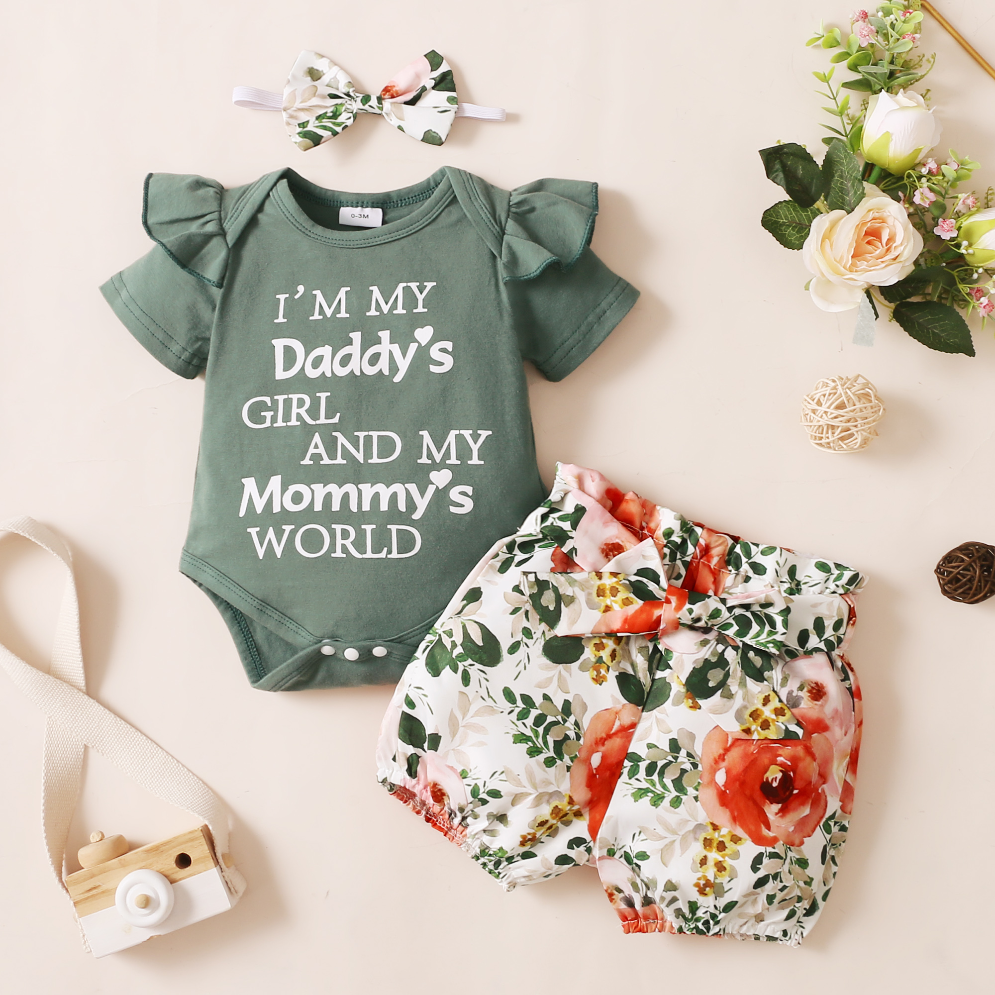 

2pcs Letter and Floral Print Short-sleeve Baby Set