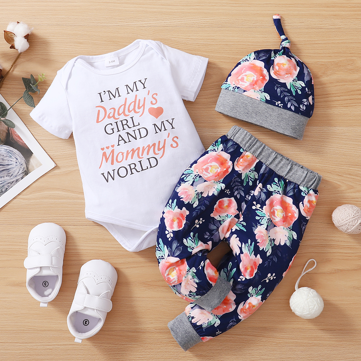 

3pcs Letter and Floral Print Short-sleeve White Baby Set