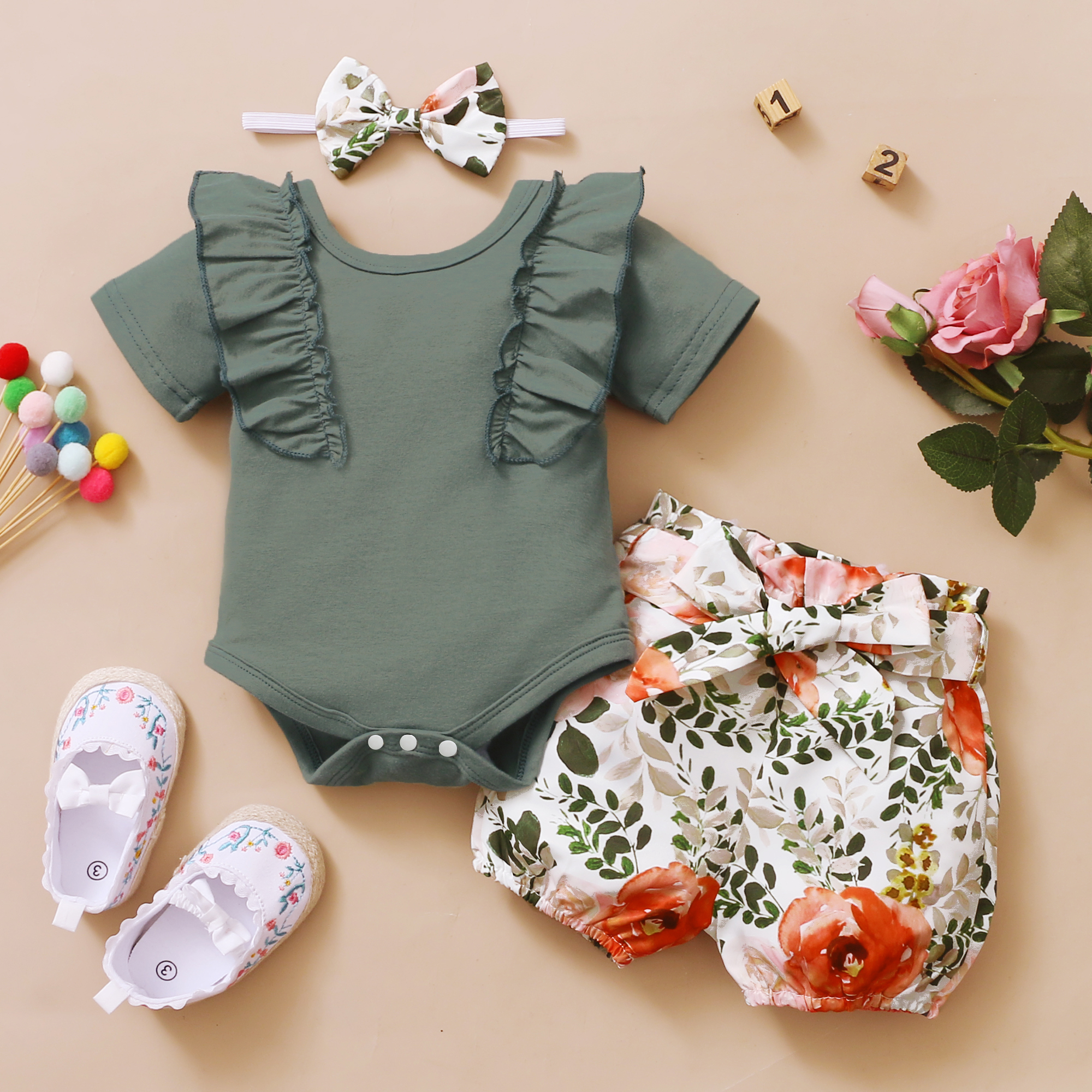 

3pcs Floral Print Ruffle Decor Short-sleeve Green Baby Set