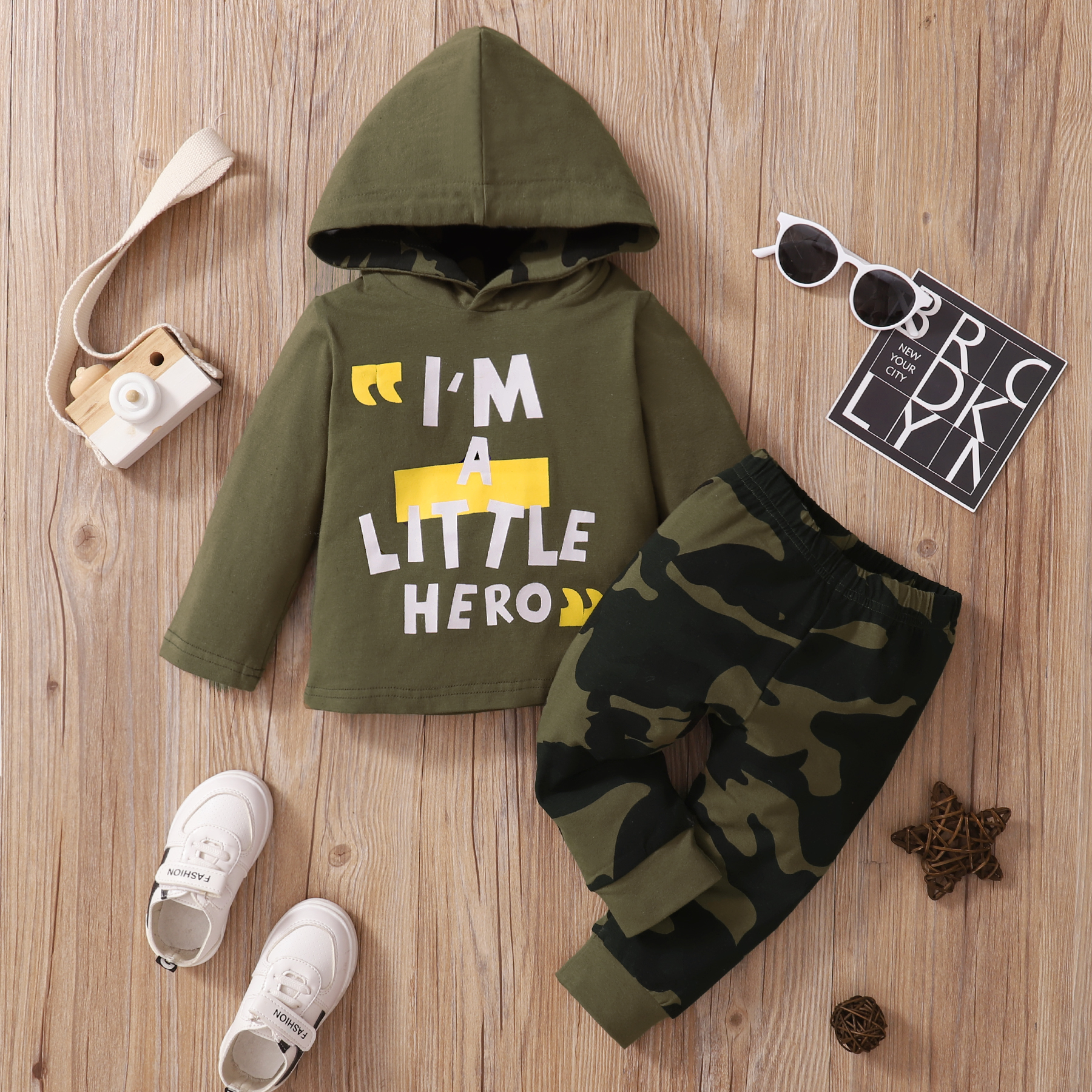 

2pcs Letter Print Army Green Long-sleeve Cotton Hoodie and Camouflage Trousers Set