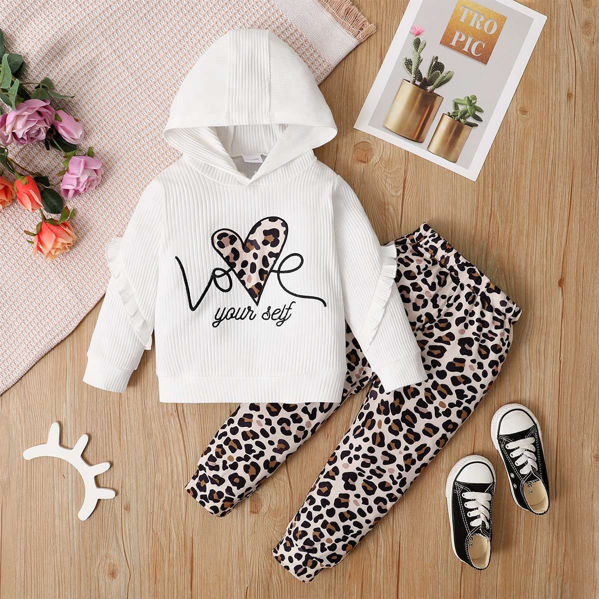 

2-piece Toddler Girl Letter Heart Print Ruffled Ribbed Hoodie Sweatshirt and Leopard Print Pants Set