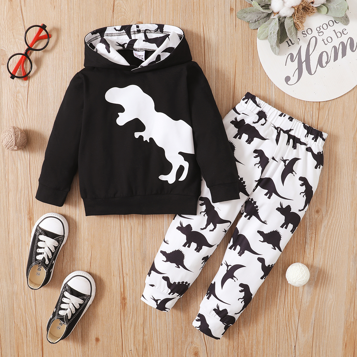 

2pcs Baby Boy Black and White Dinosaur Print Long-sleeve Hoodie with Trousers Set